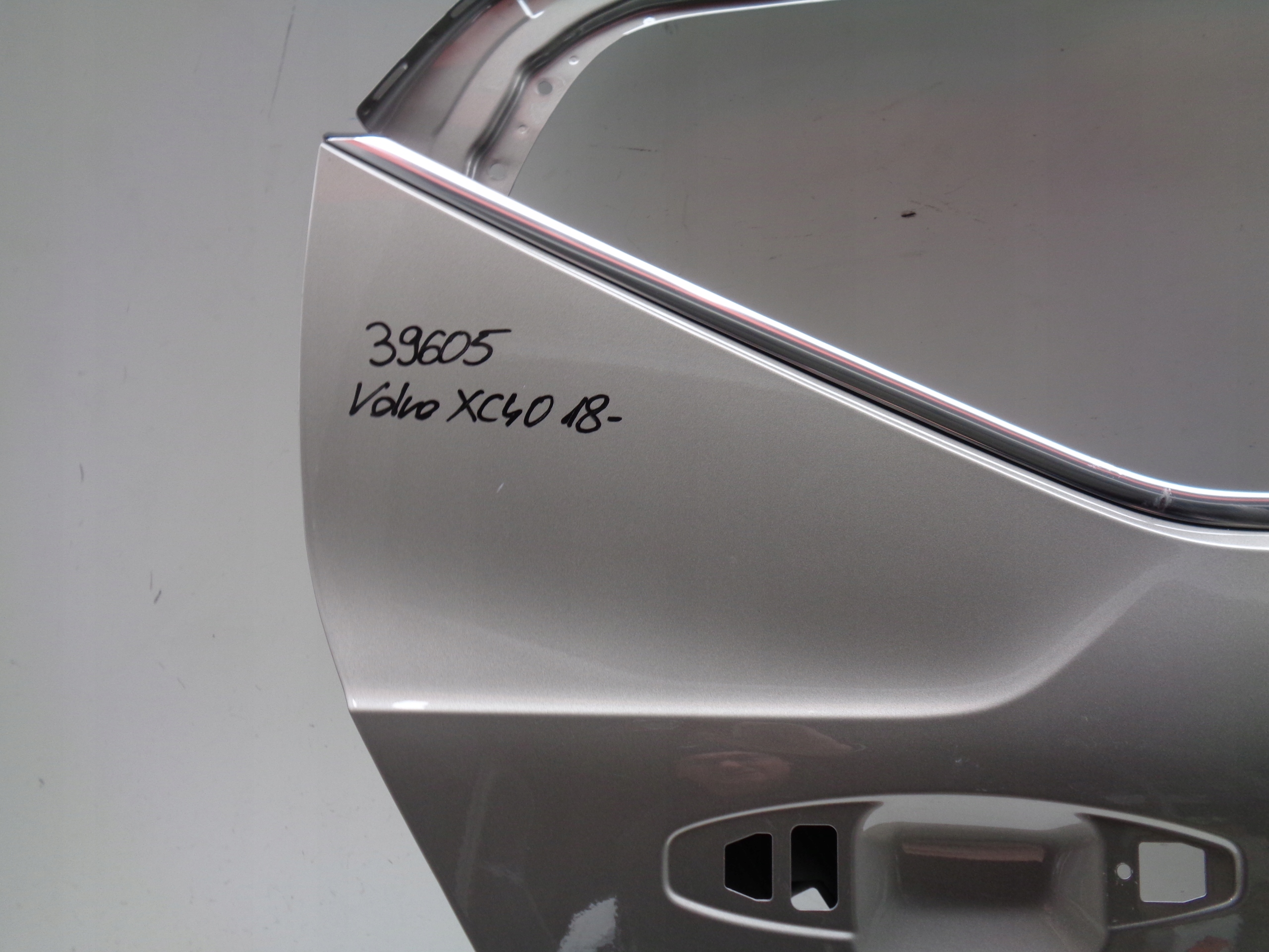 PRAVE ZADNE DVERE VOLVO XC40 18- NR 39605