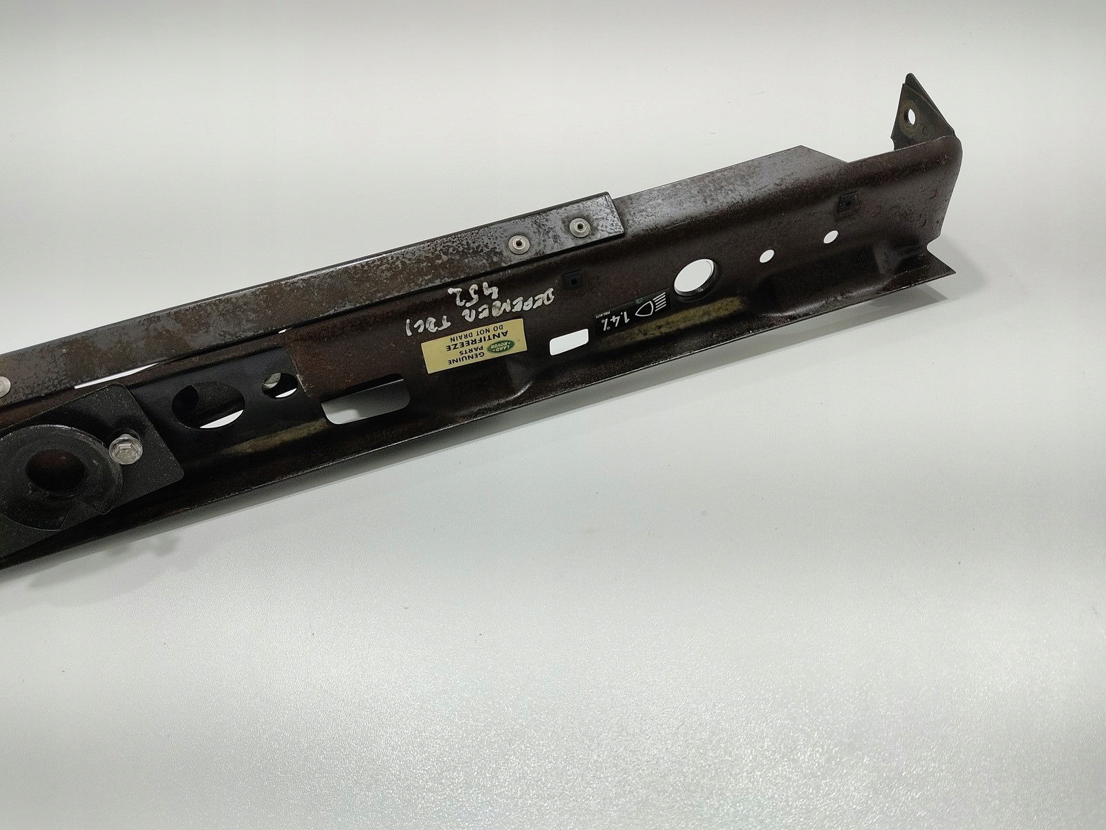 PREDNÉ ČELO VÝSTUHA LAND ROVER DEFENDER 2007-2014