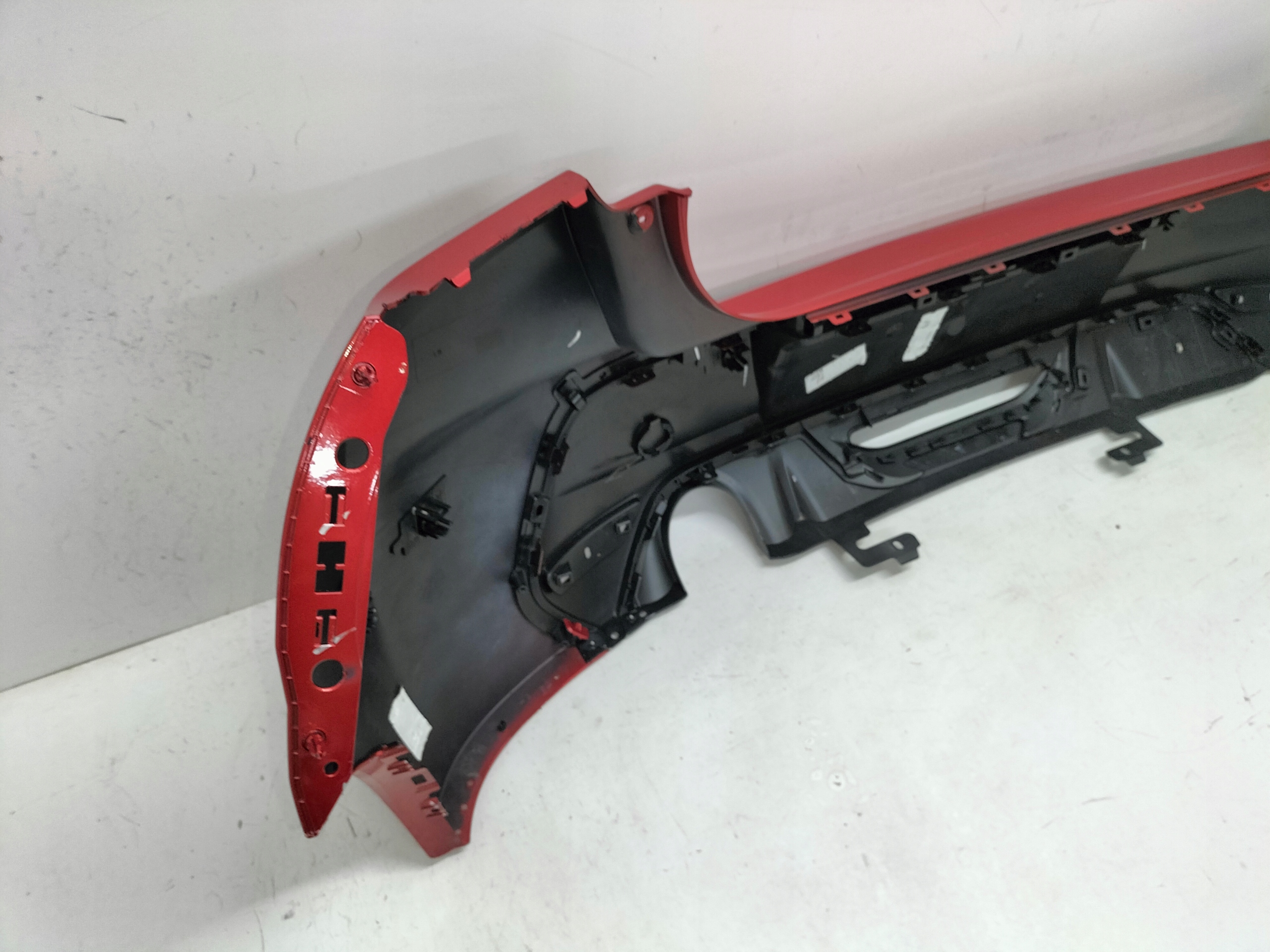 ZADNÝ NÁRAZNÍK PEUGEOT 208 II 19-