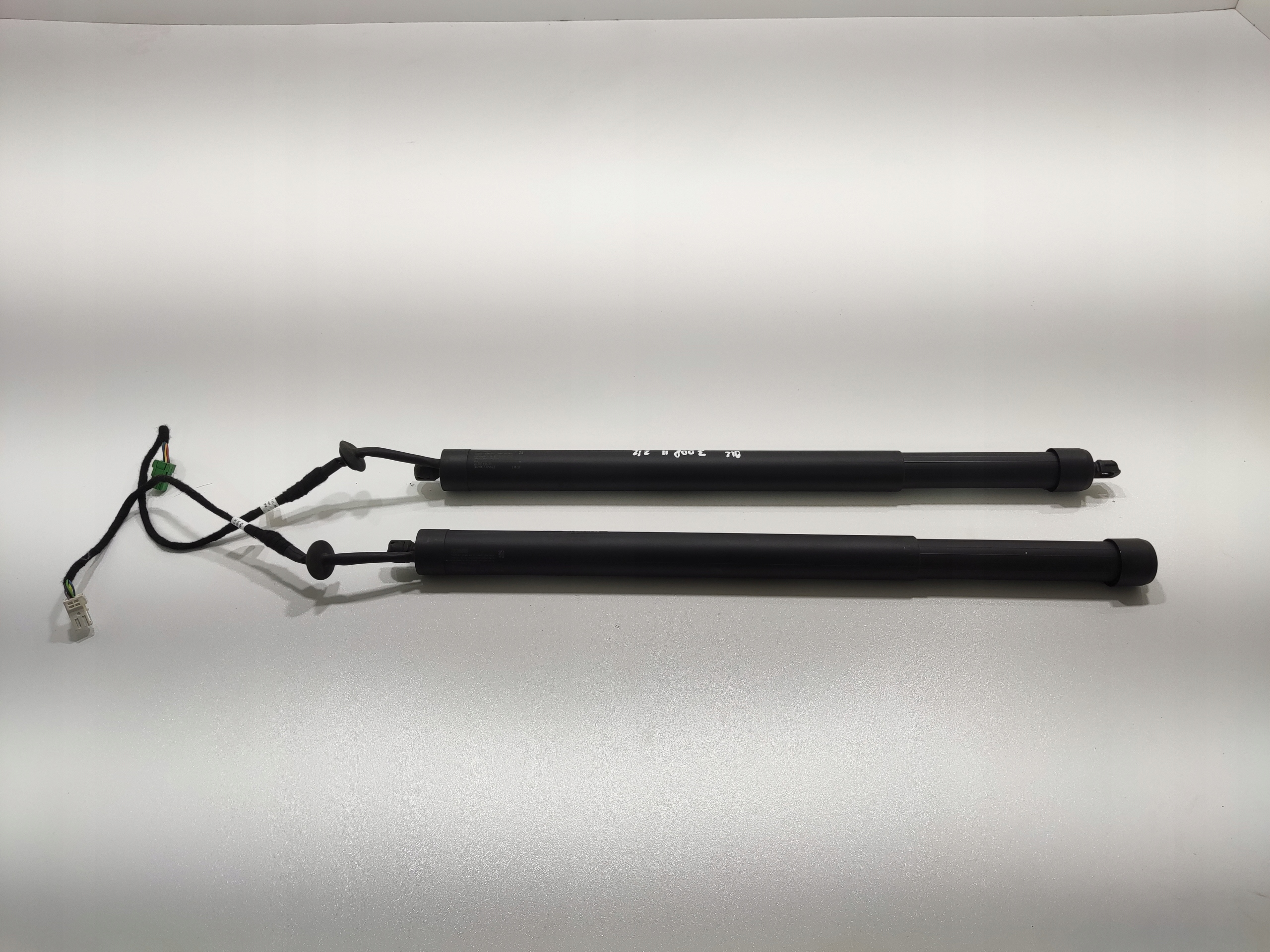 VZPERY KAPOTY PEUGEOT 3008 II 9830770280 9830769680
