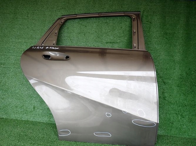MERCEDES W246 246 B-KLASA12- PRAVE ZADNE DVERE