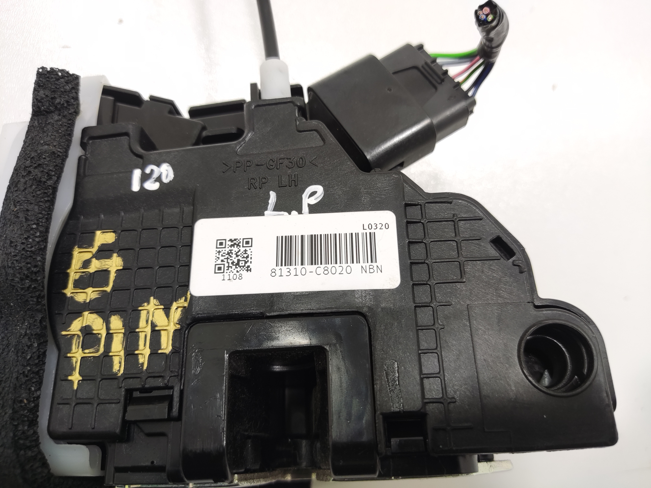 ZAMOK LAVYCH PREDNYCH DVERI HYUNDAI I20 II 81310-C8020 6 PIN EUROPA 14-