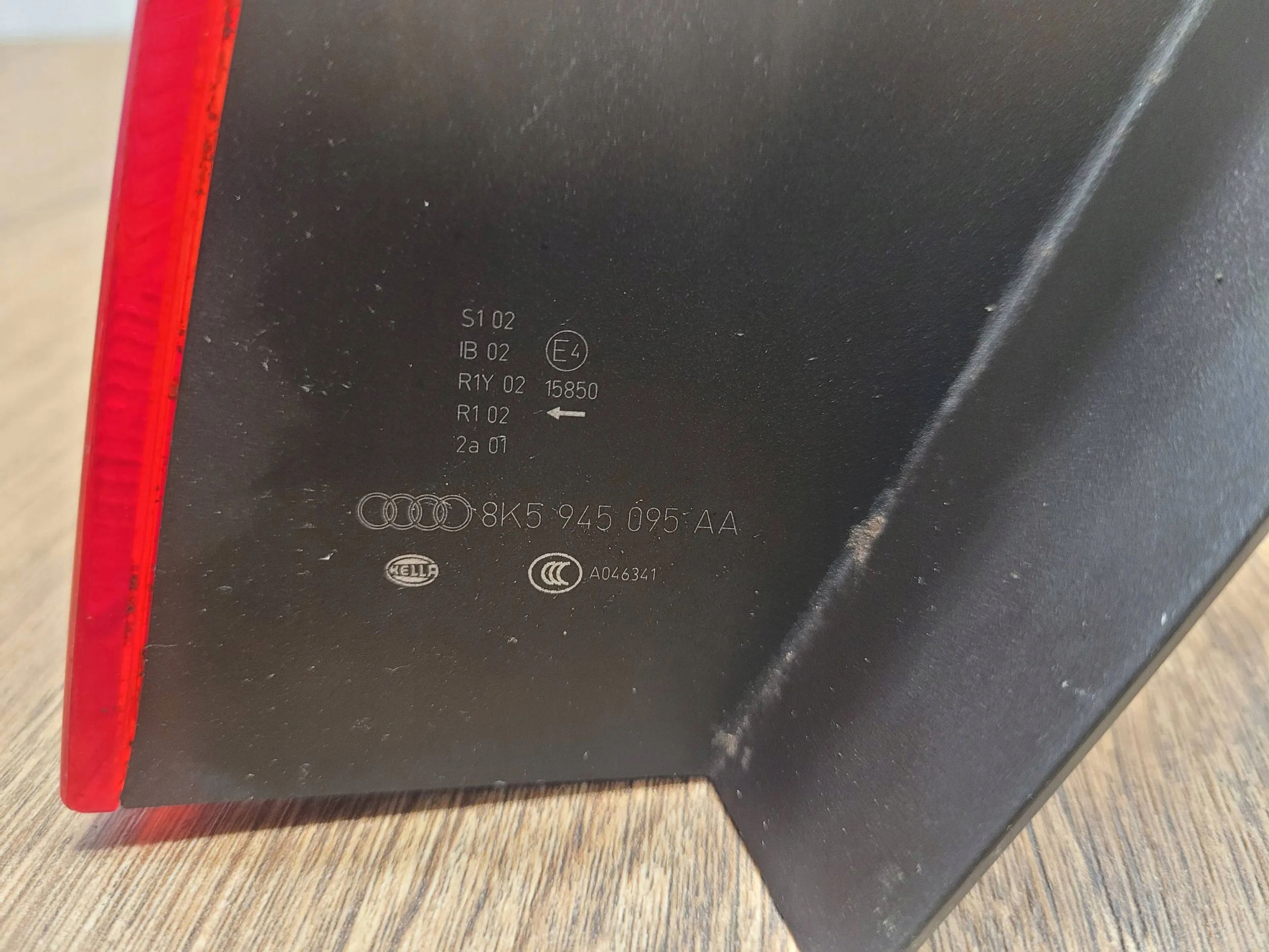 Audi A4 B8 8K lift SEDAN 8K5945095AA ĽAVÉ ZADNÉ SVETLO
