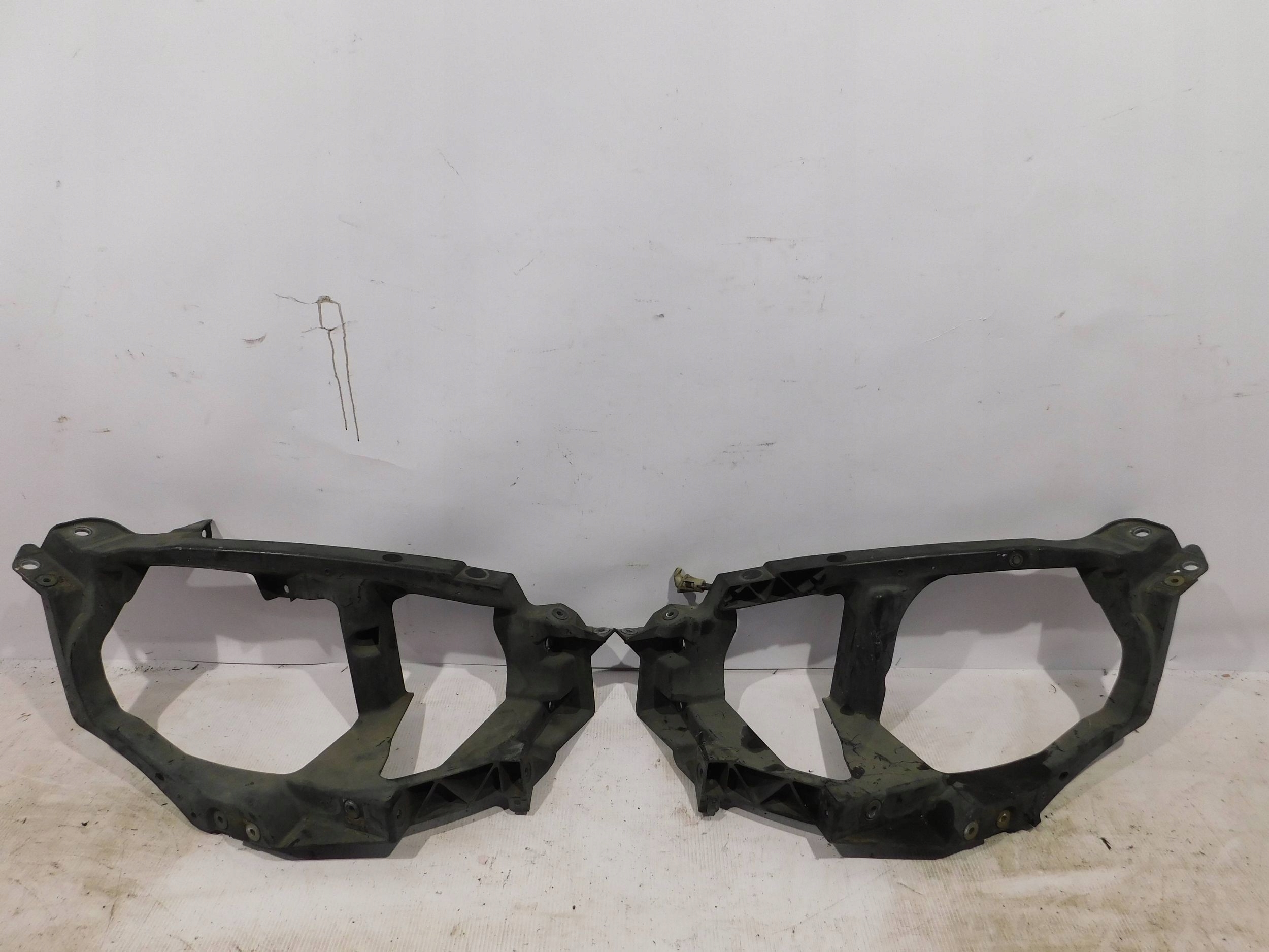 OKULAR DRZIAK LAMPY LAVA PRAVA MITSUBISHI COLT 04-