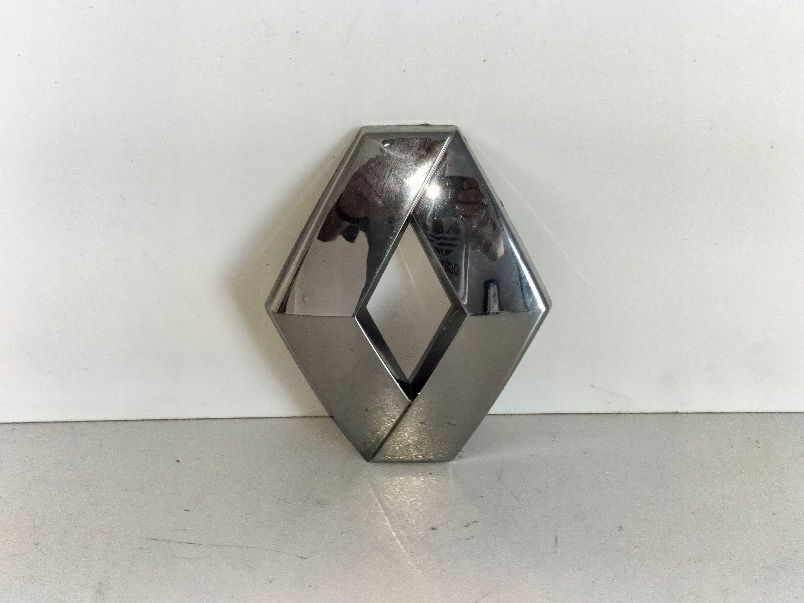 ZNAK EMBLEM ZNAK ZADNEJ KAPOTY RENAULT MEGANE IV 16- KOMBI SCENIC IV