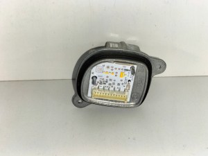 PRAVÝ MODUL MENIČ NAPÄTIA LED OEL CORSA F 19- PRAVÝ MODUL MENIČ NAPÄTIA LED OEL CORSA F 19-