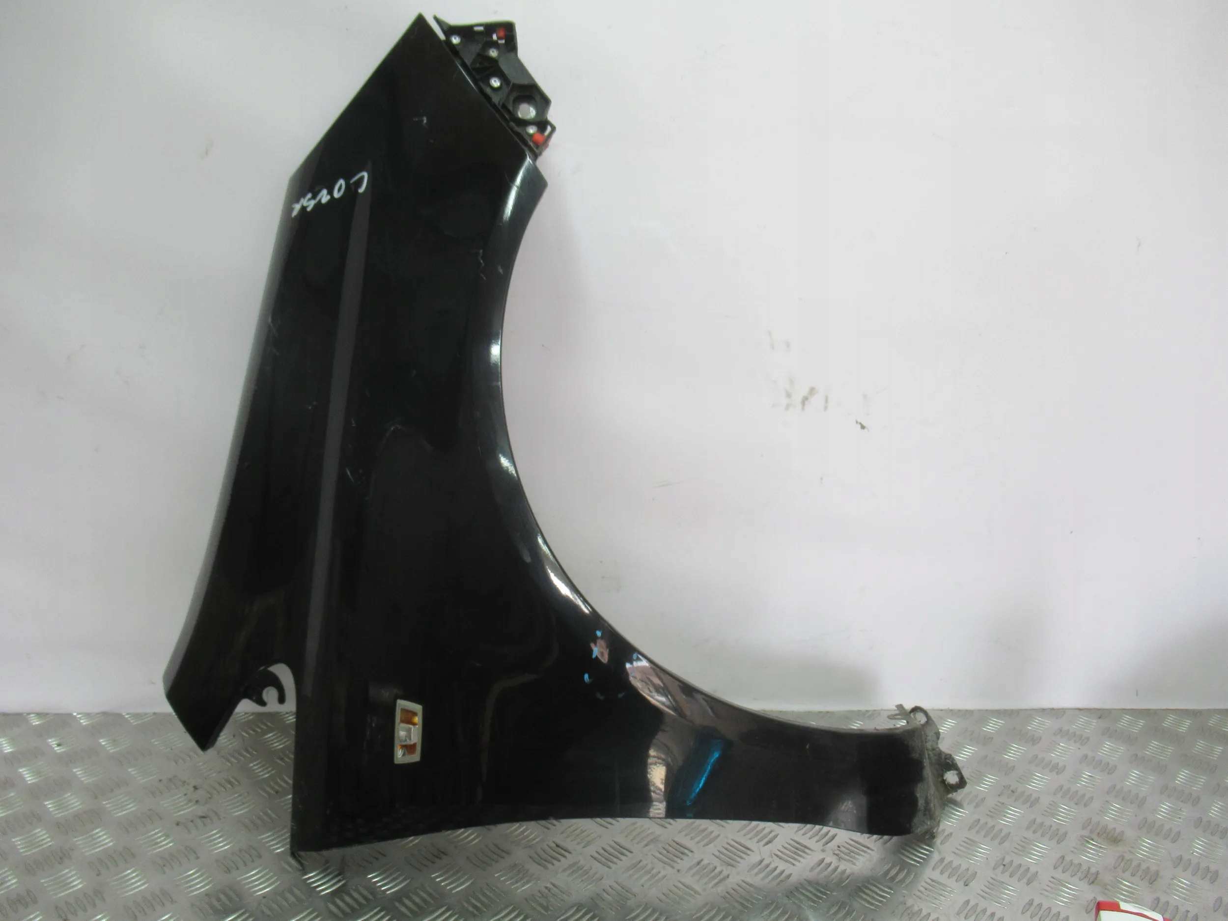 BLATNIK PREDNÝ PRAVY OPEL CORSA D