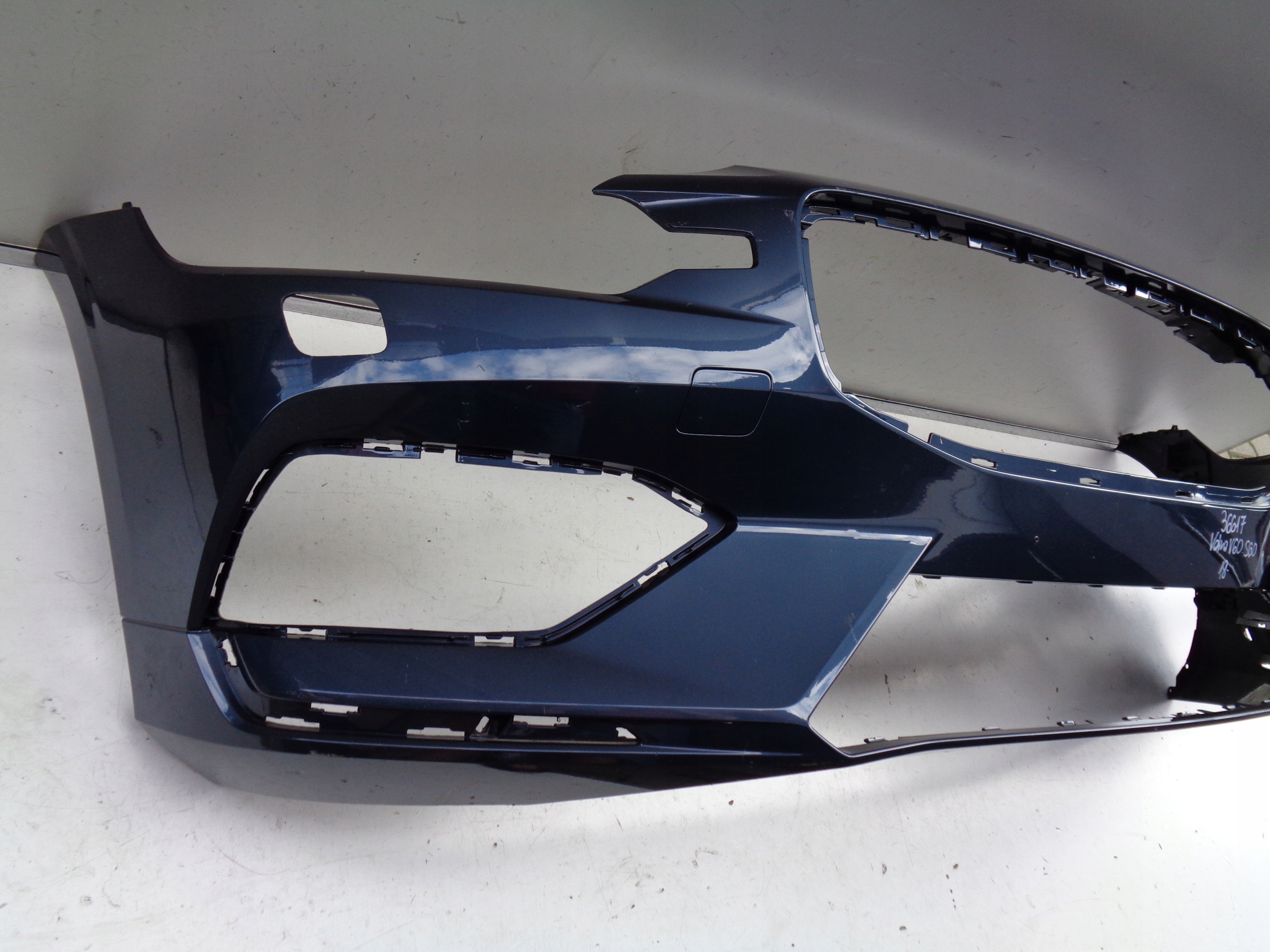 PREDNÝ NÁRAZNÍK VOLVO V60 S60 18- NR 36617