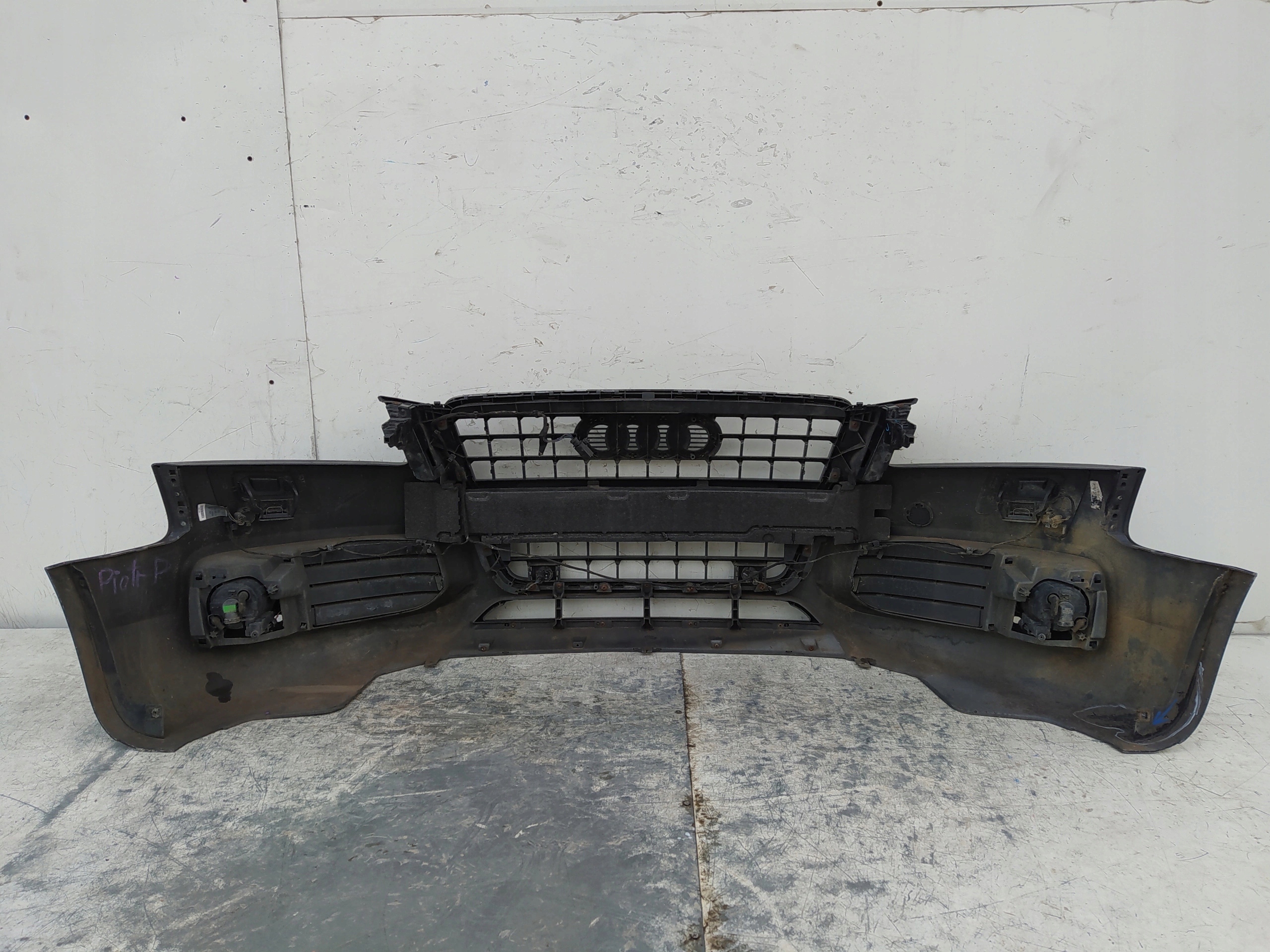 AUDI A5 8T S-LINE XENON PDC 8T0807437D PREDNÝ NÁRAZNÍK