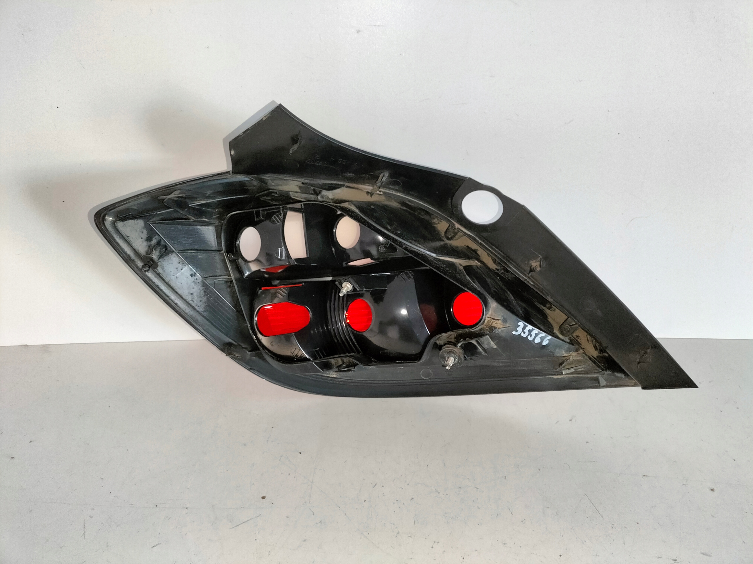 PRAVE ZADNE SVETLO OPEL ASTRA III H 03-07 HB