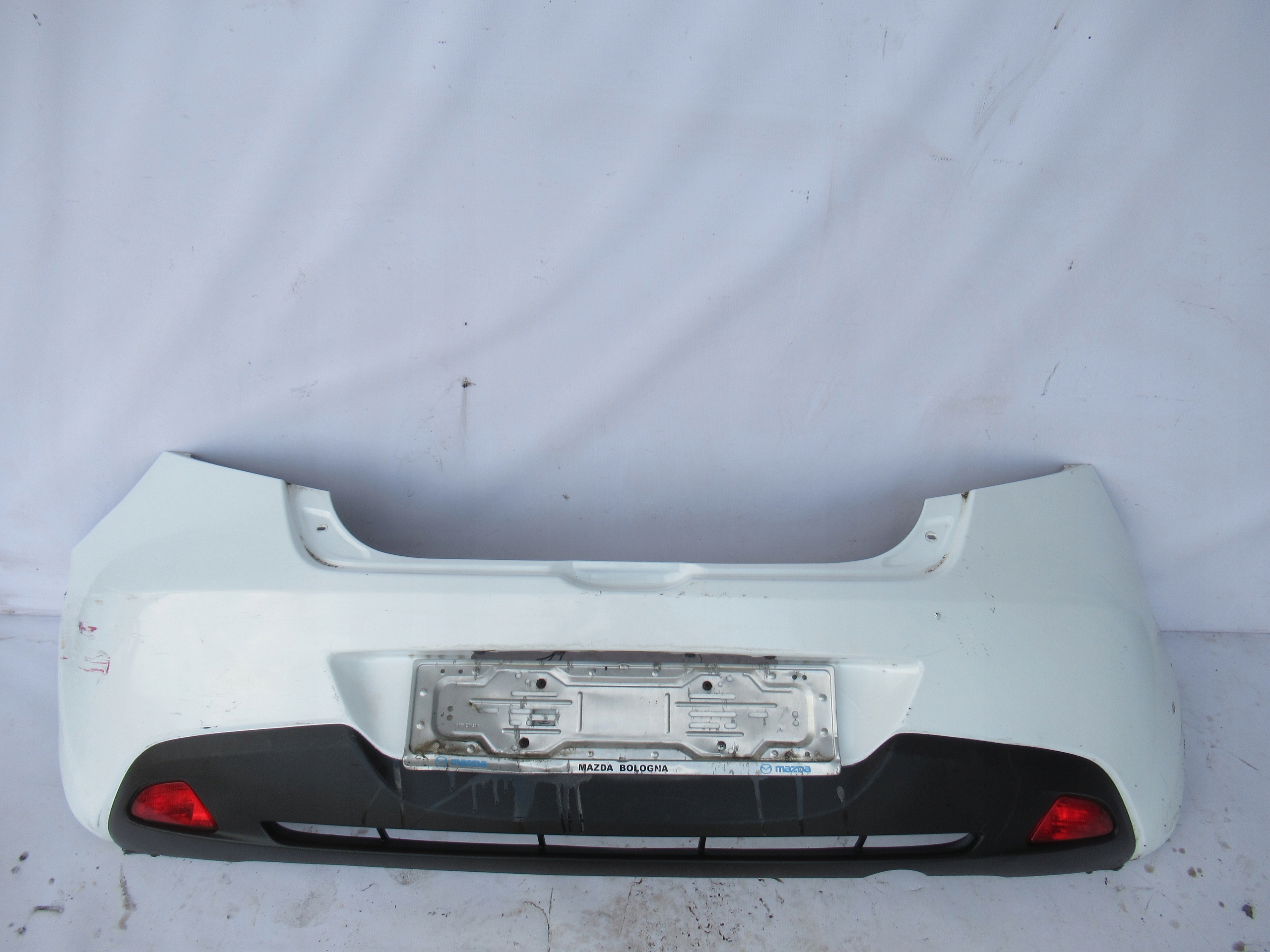 ZADNÝ NÁRAZNÍK MAZDA 2 07-