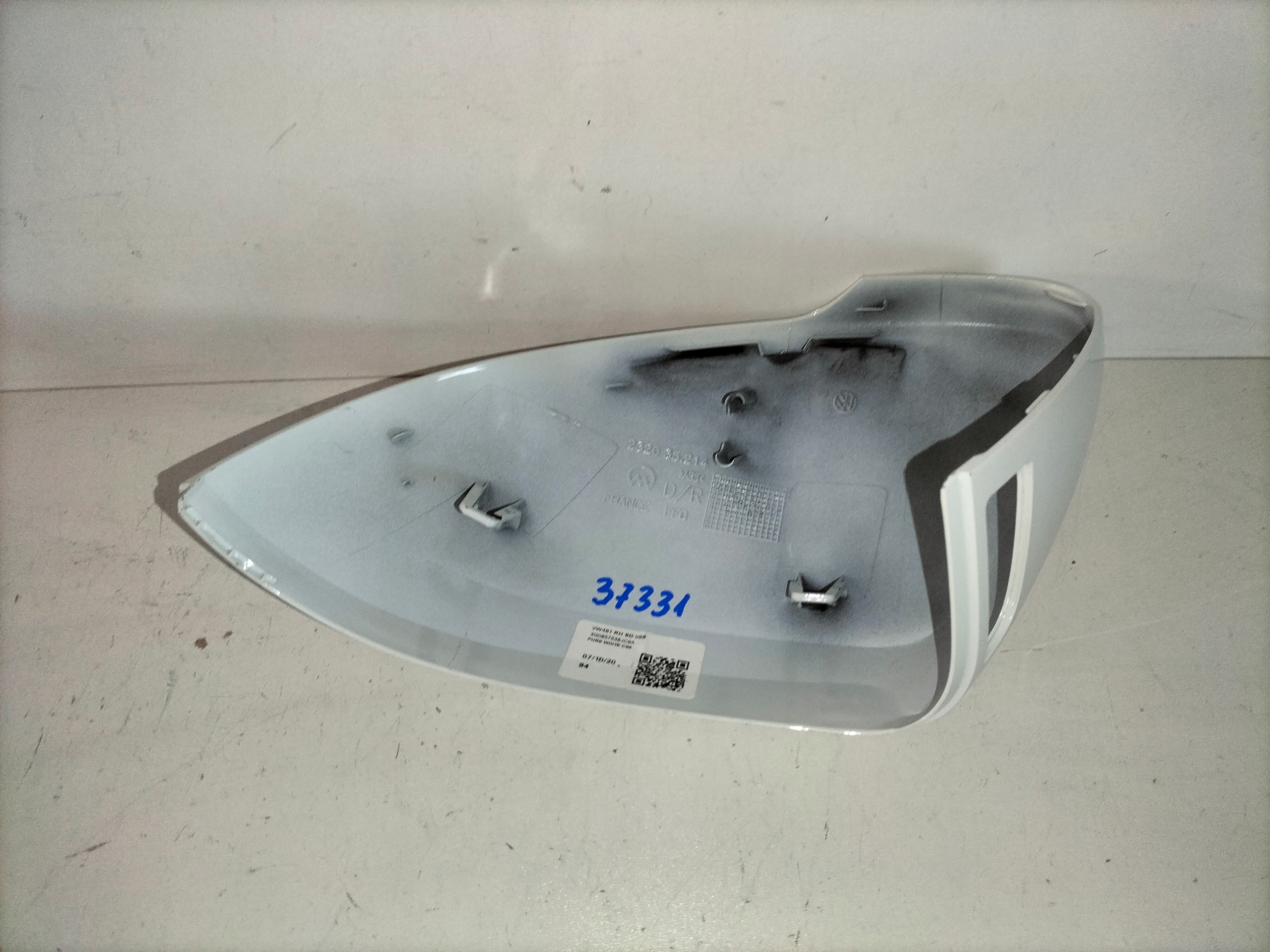 OBAL PRAVÉHO ZRKADLA VW PASSAT B8 14-