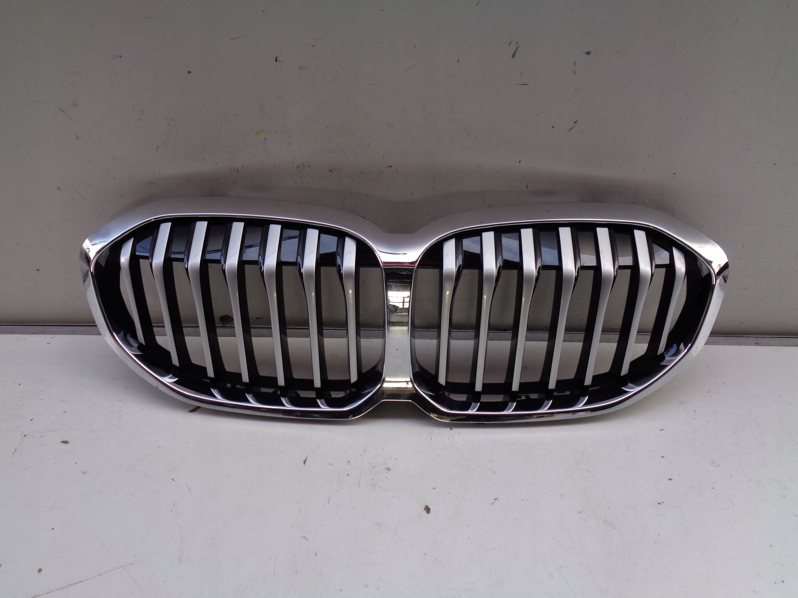 MRIEZKA LISTA BMW 1 F40 19-