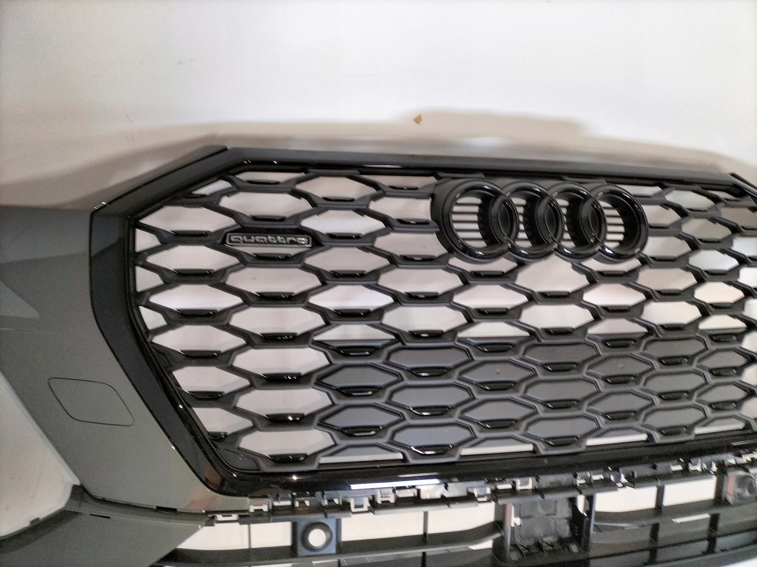 PREDNÝ NÁRAZNÍK AUDI Q3 18- SPORTBACK S-LINE QUATR