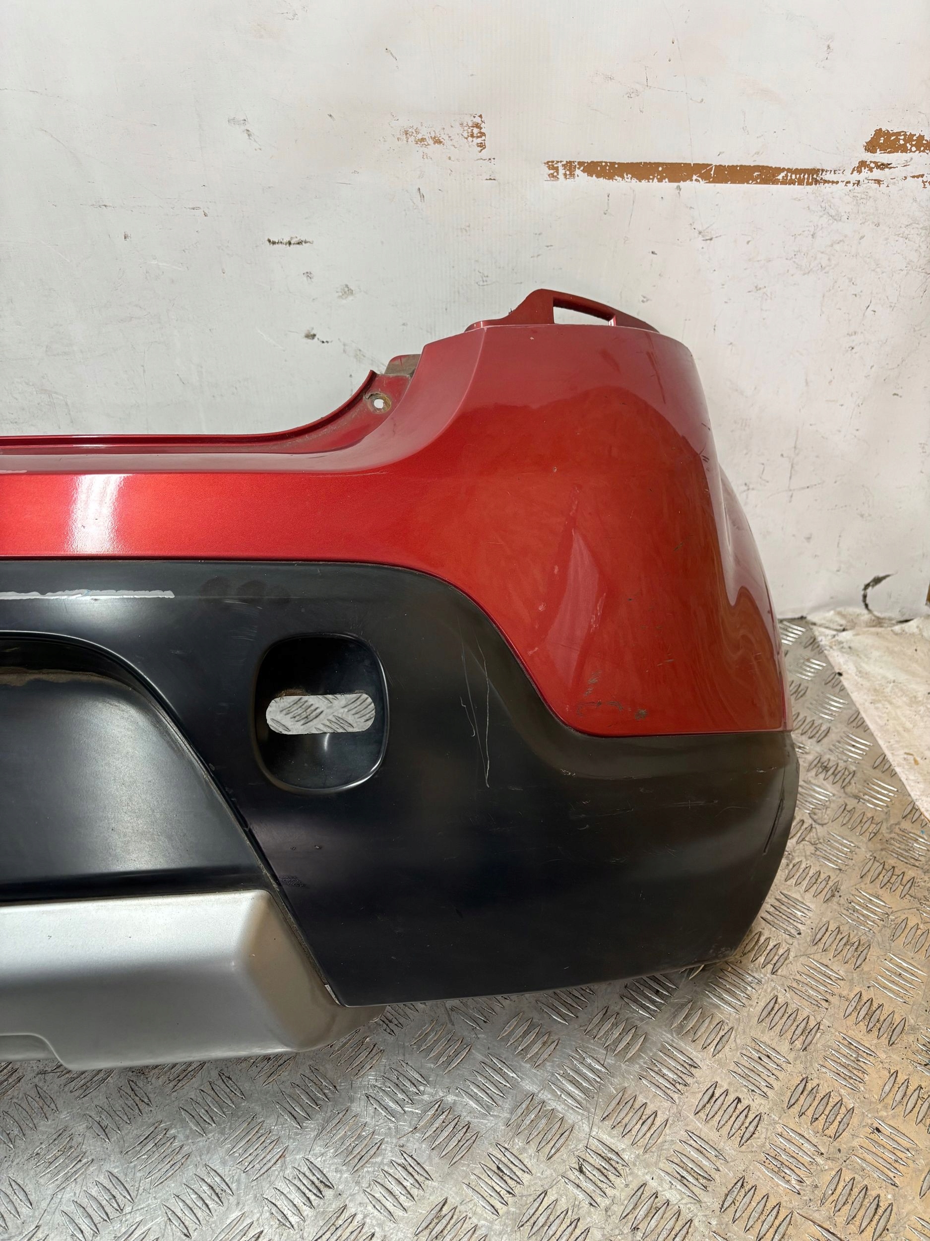 ZADNÝ NÁRAZNÍK DACIA SANDERO I STEPWAY 08-