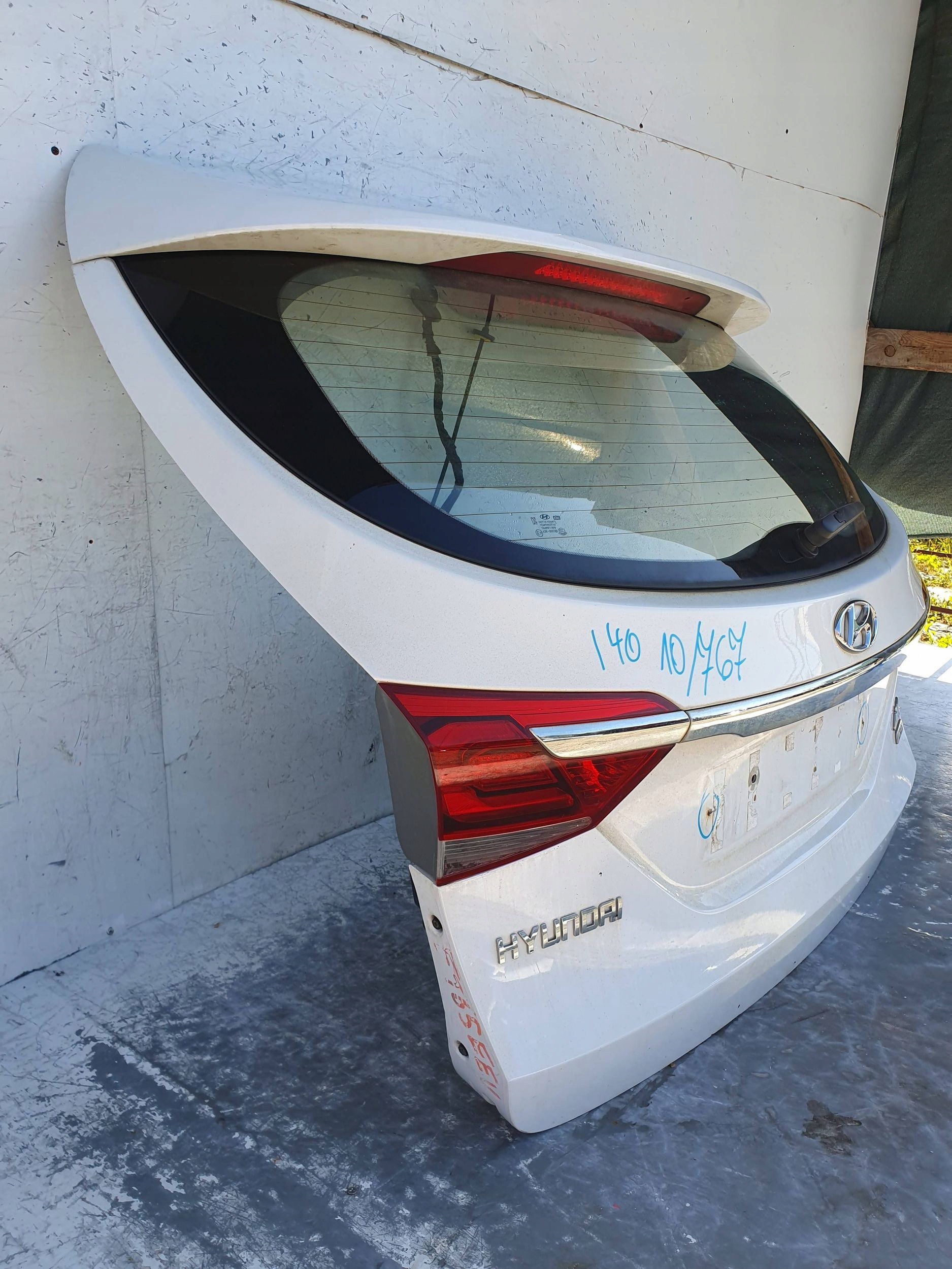 Hyundai i40 kombi ZADNA KAPOTA