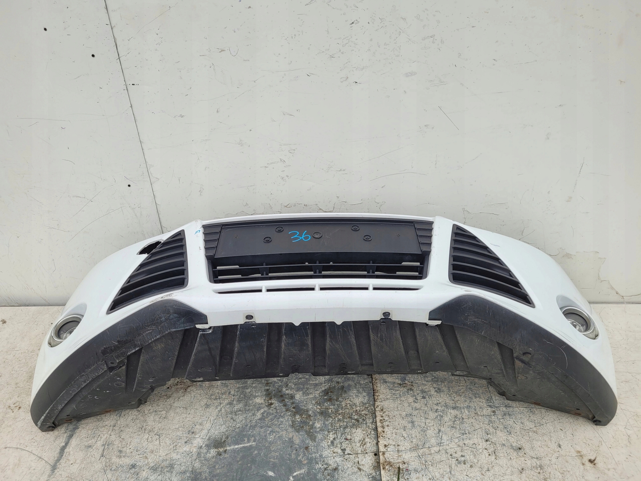 FORD FOCUS MK3 PREDNÝ NÁRAZNÍK