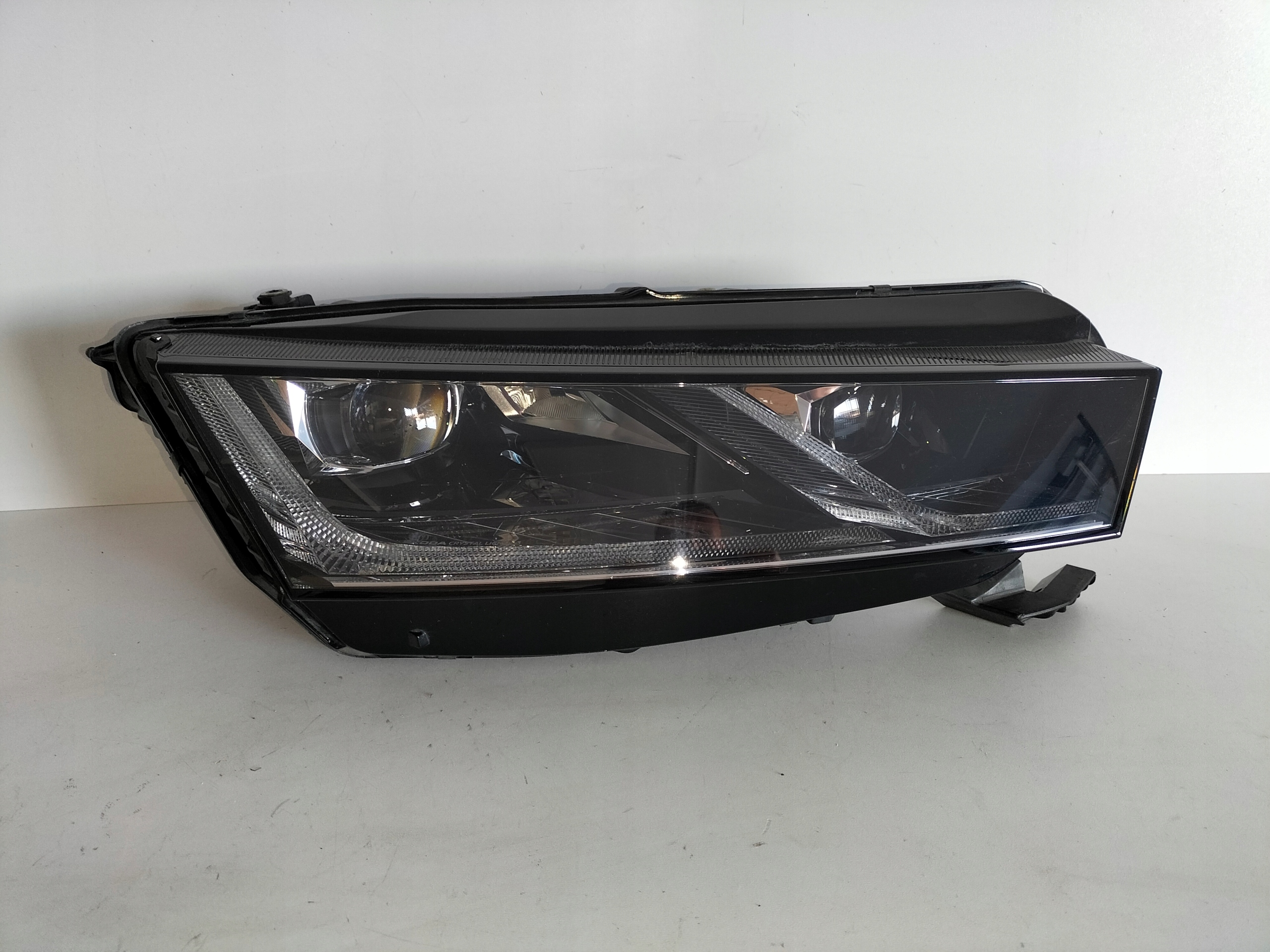 PRAVE PREDNE SVETLO SKODA OCTAVIA 4 IV 19- FULL LED