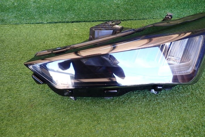 SEAT LEON IV FULL LED LAVE PREDNE SVETLO 5FB941005D