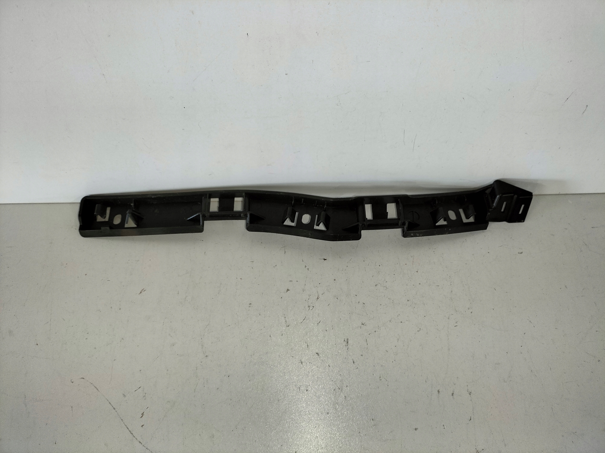 LAVA LISTA ZADNEHO NARAZNIKA AUDI A8 D4 LIFT 13-