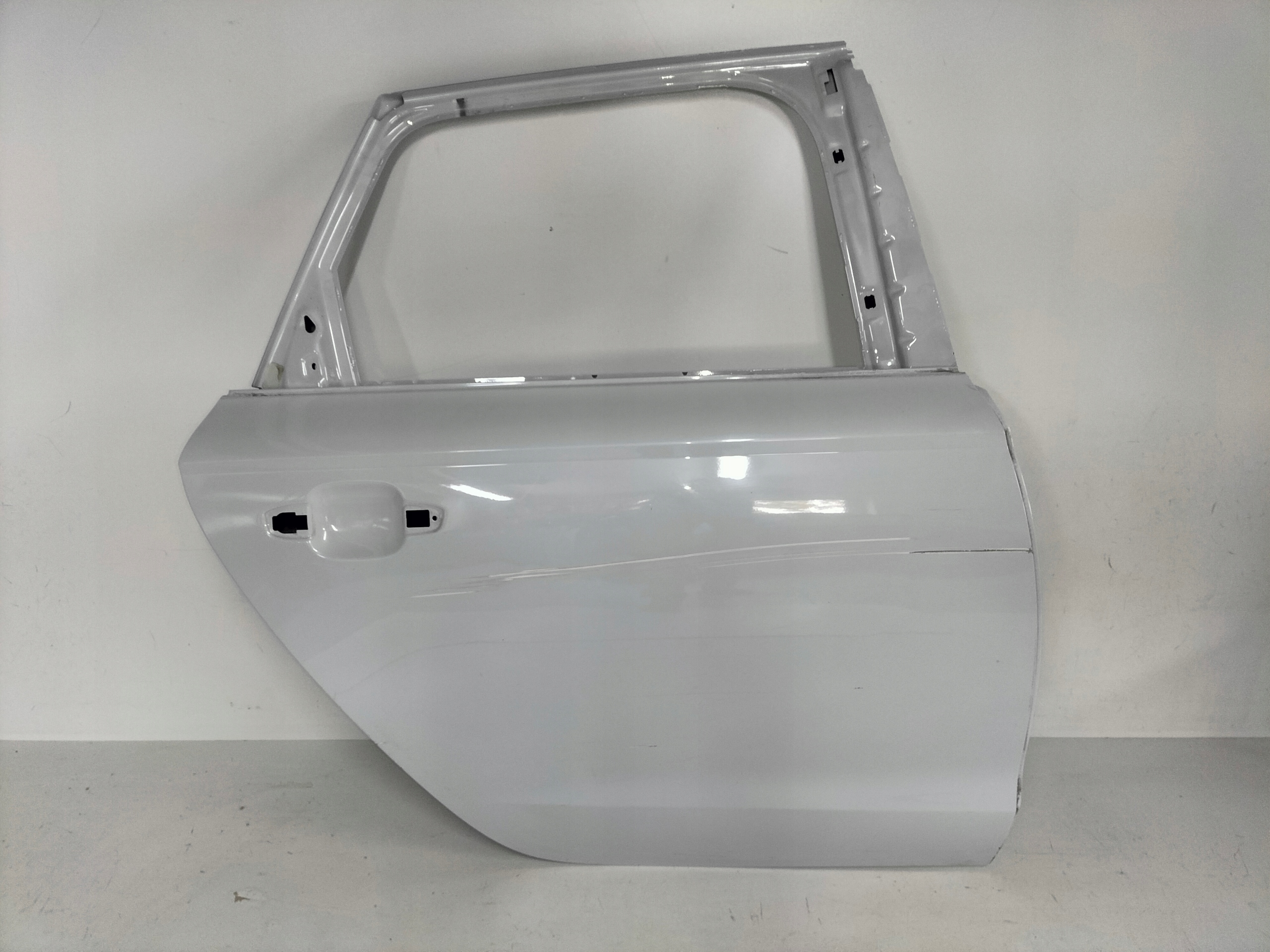PRAVE ZADNE DVERE AUDI A6 C7 4G0 11- KOMBI