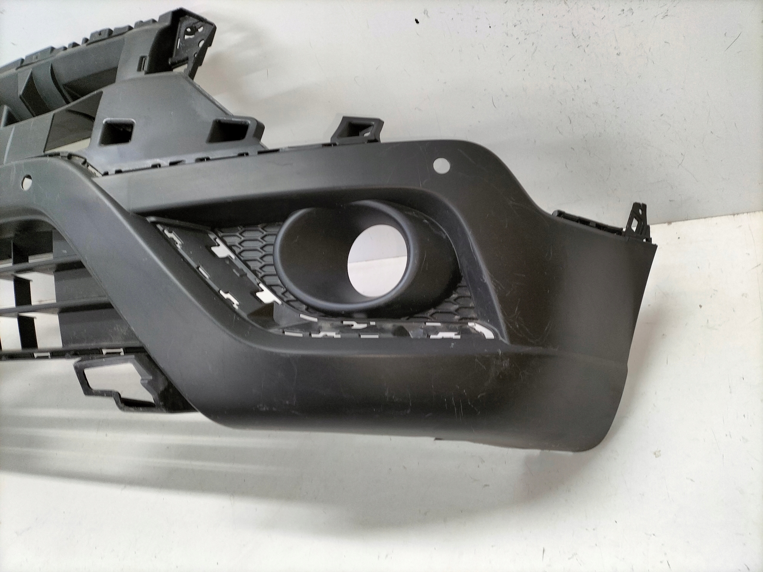 PREDNÝ NÁRAZNÍK SUZUKI SX4 S-CROSS LIFT 16-