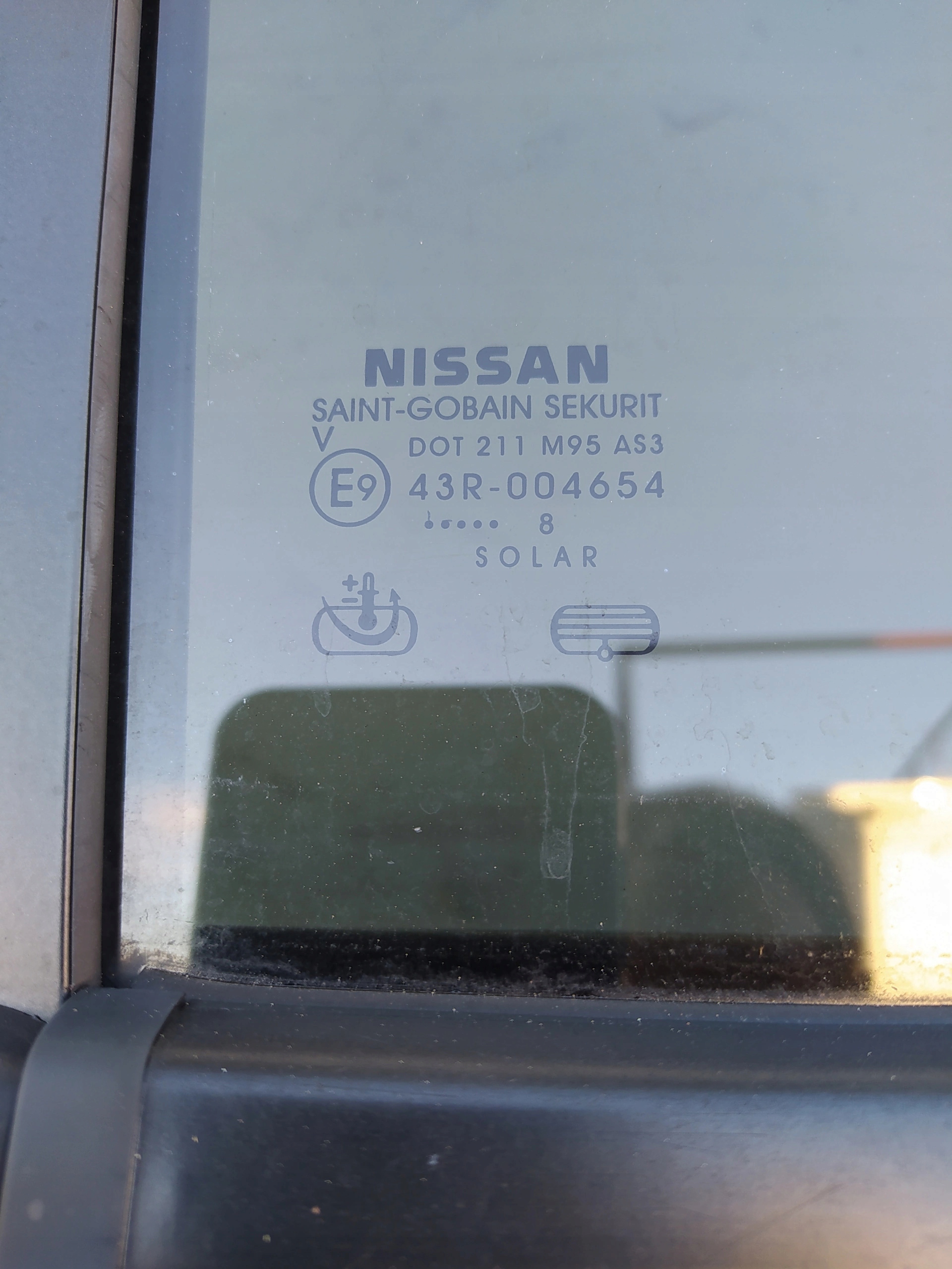 NISSAN PATHFINDER R51 PRAVE ZADNE DVERE