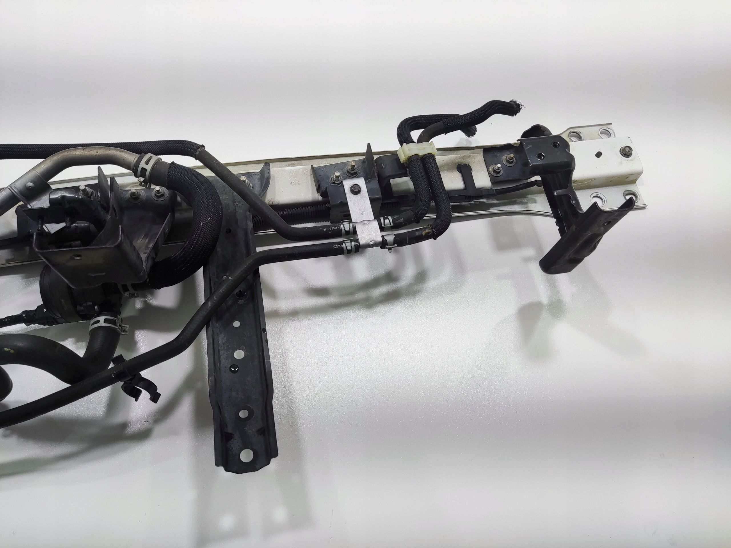 DRZIAK CHLADICOV NISSAN NAVARA IV D23 NP300 2015-2022