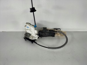 ZAMOK PRAVYCH PREDNYCH DVERI AUDI A1 14- A3 8V 16- ZAMOK PRAVYCH PREDNYCH DVERI AUDI A1 14- A3 8V 16-