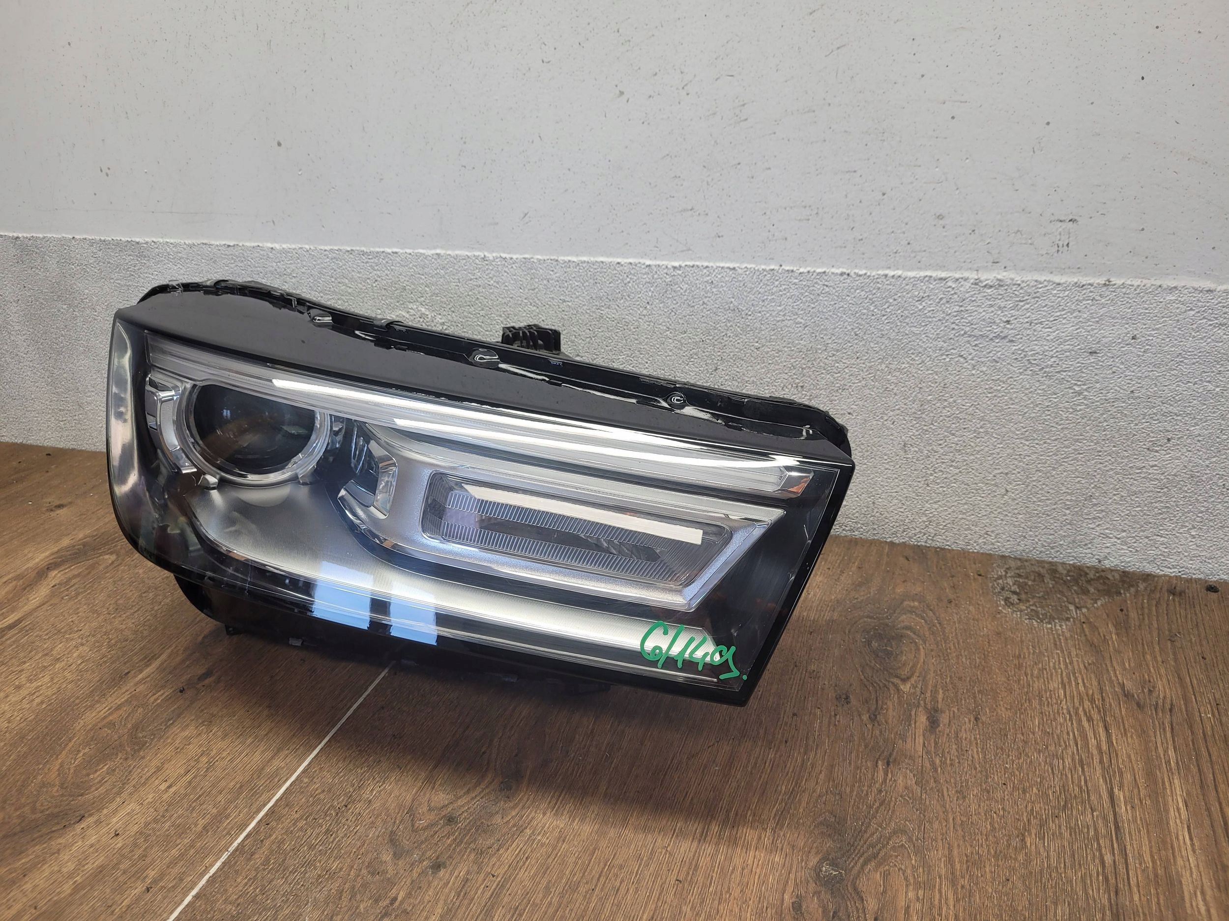 Audi Q5 80A 80A941006B PRAVÉ PREDNÉ SVETLO LED