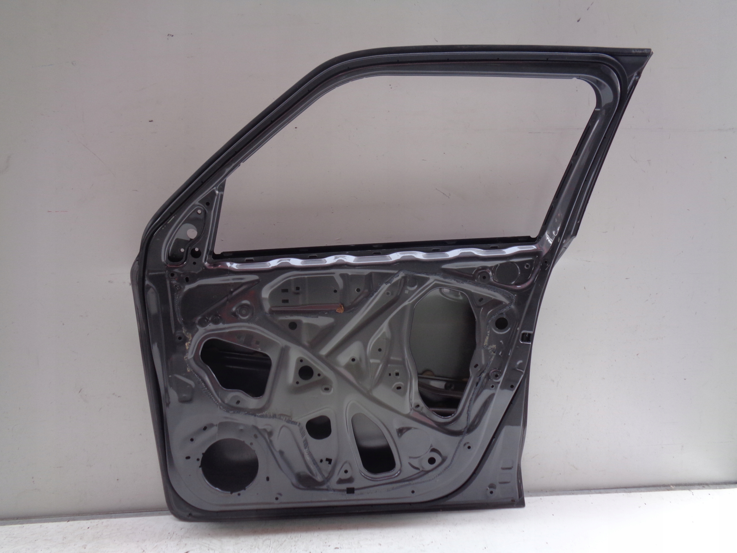 PRAVE PREDNE DVERE SUZUKI SWIFT MK8 17- NR 38710