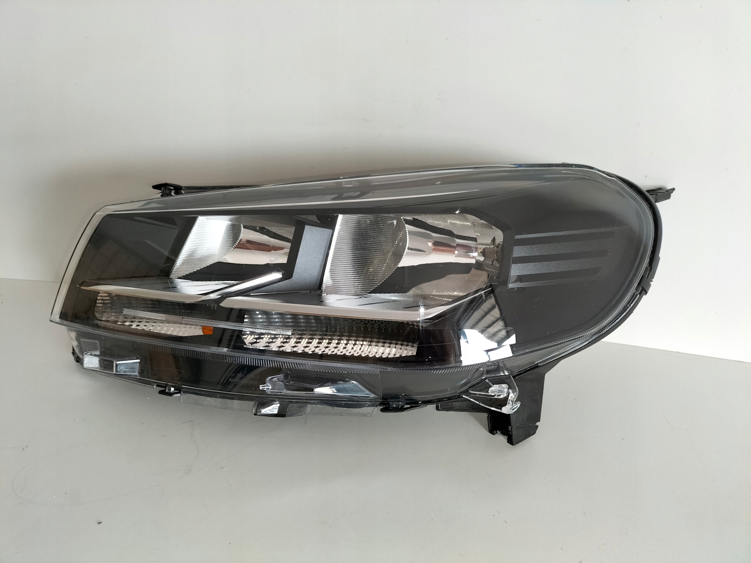 LAVE PREDNE SVETLO EXPERT IV 24- JUMPY IV 24- PROACE II LIFT 24-