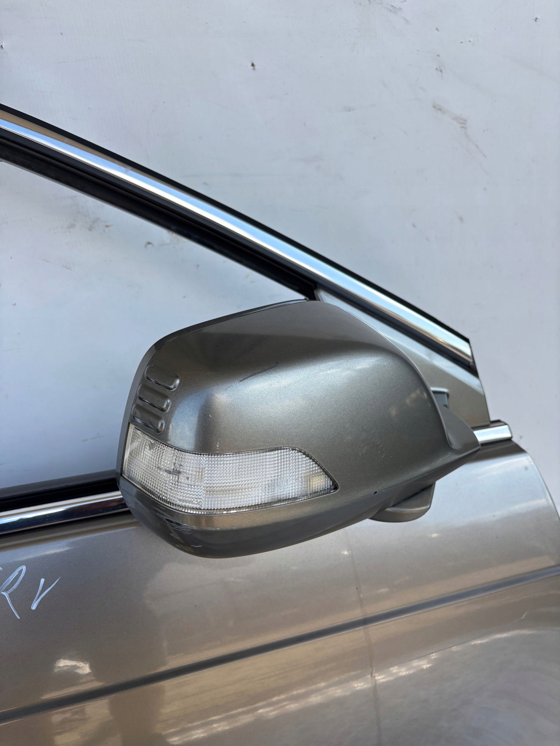 PRAVE PREDNE DVERE HONDA CR-V CRV III