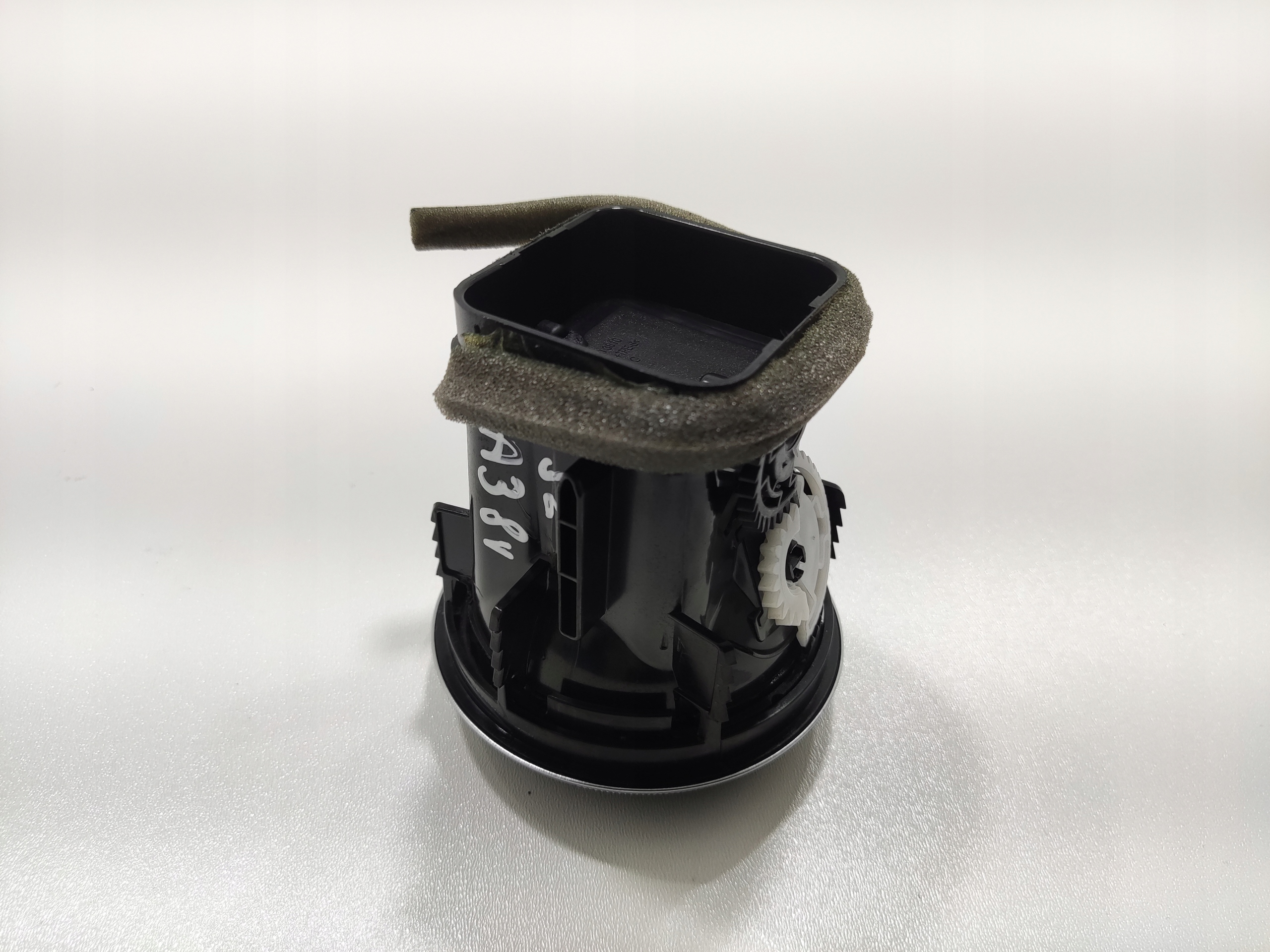 VYDUCH FUKAR KURENIA AUDI A3 8V 8V0820901F 2012-2016