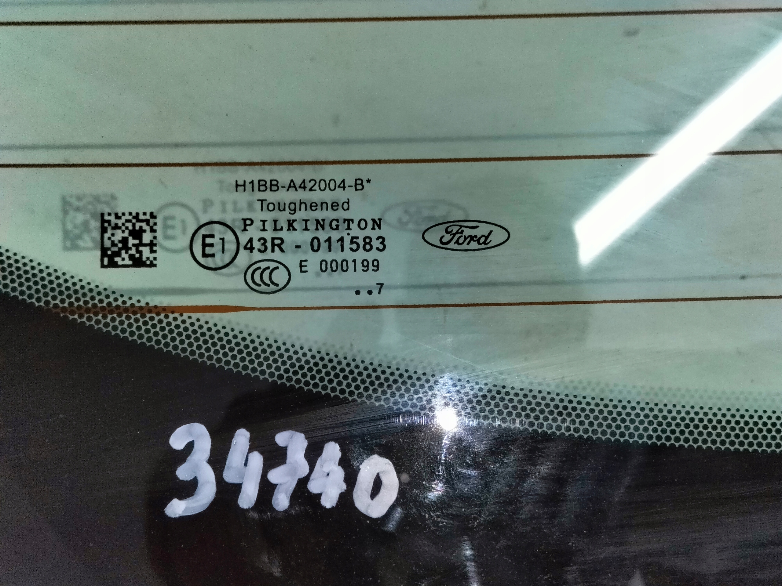 SKLO ZADNEJ KAPOTY FORD FIESTA MK8 17- PILKINGTON