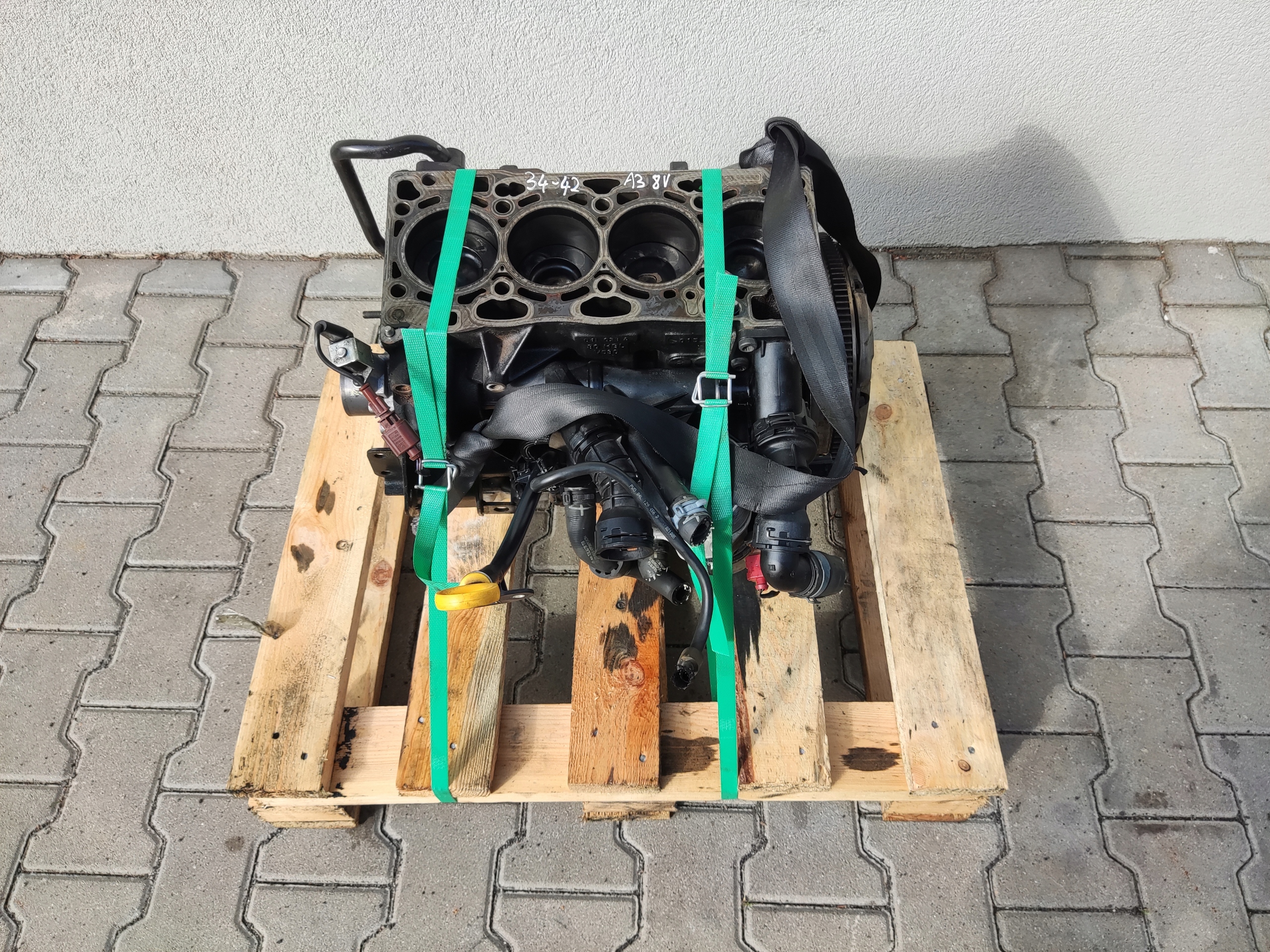 BLOK MOTORA KLUKA KLUKOVY HRIADEL PIESTY AUDI A3 8V 1.6 TDI CRK 2012-2016
