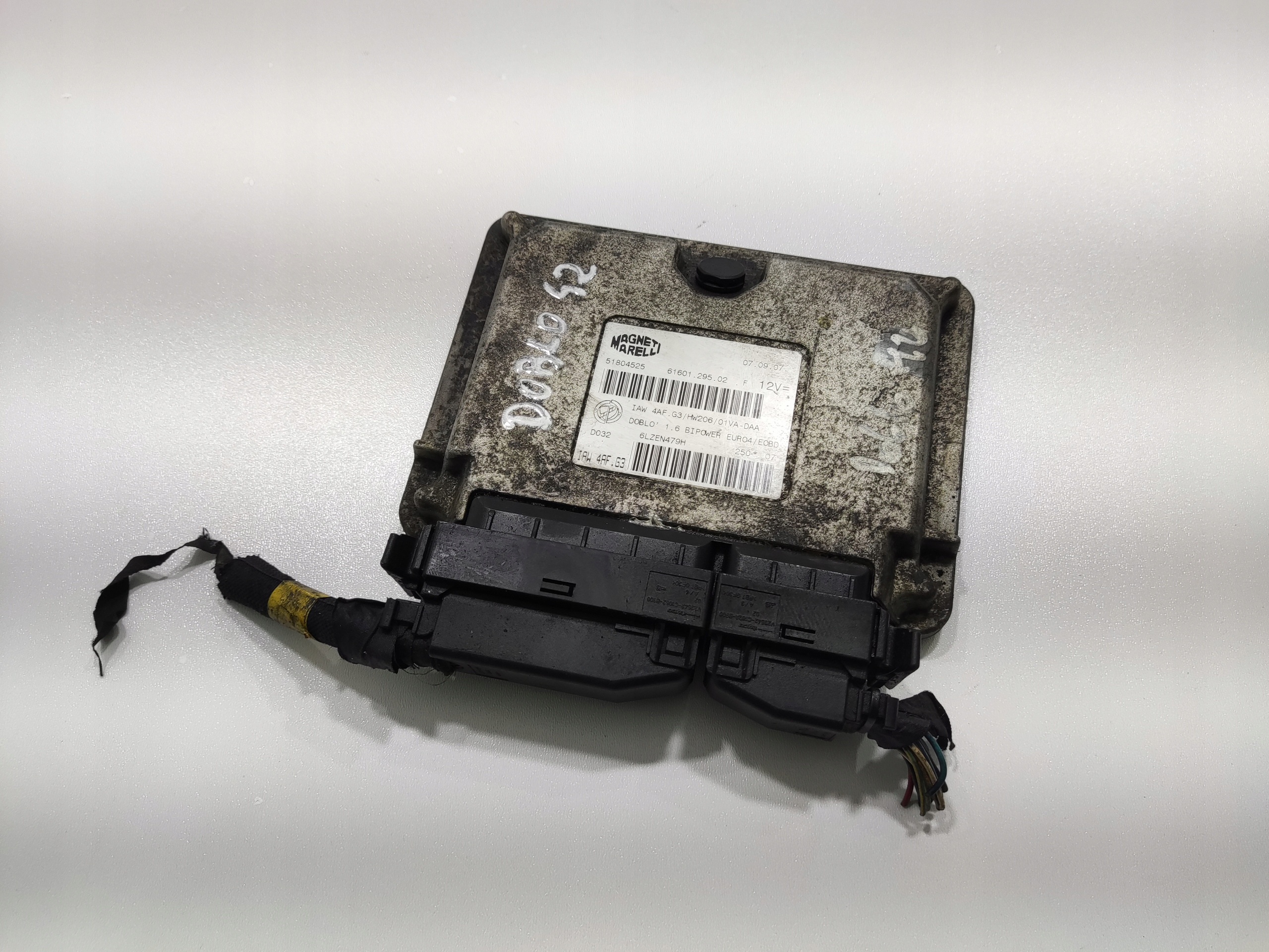 RIADIACA JEDNOTKA MOTORA FIAT DOBLO I 1.6 16V CNG 51804525 2005-2009 LIFT
