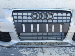 AUDI A4 B8 PREDNÝ NÁRAZNÍK AUDI A4 B8 PREDNÝ NÁRAZNÍK