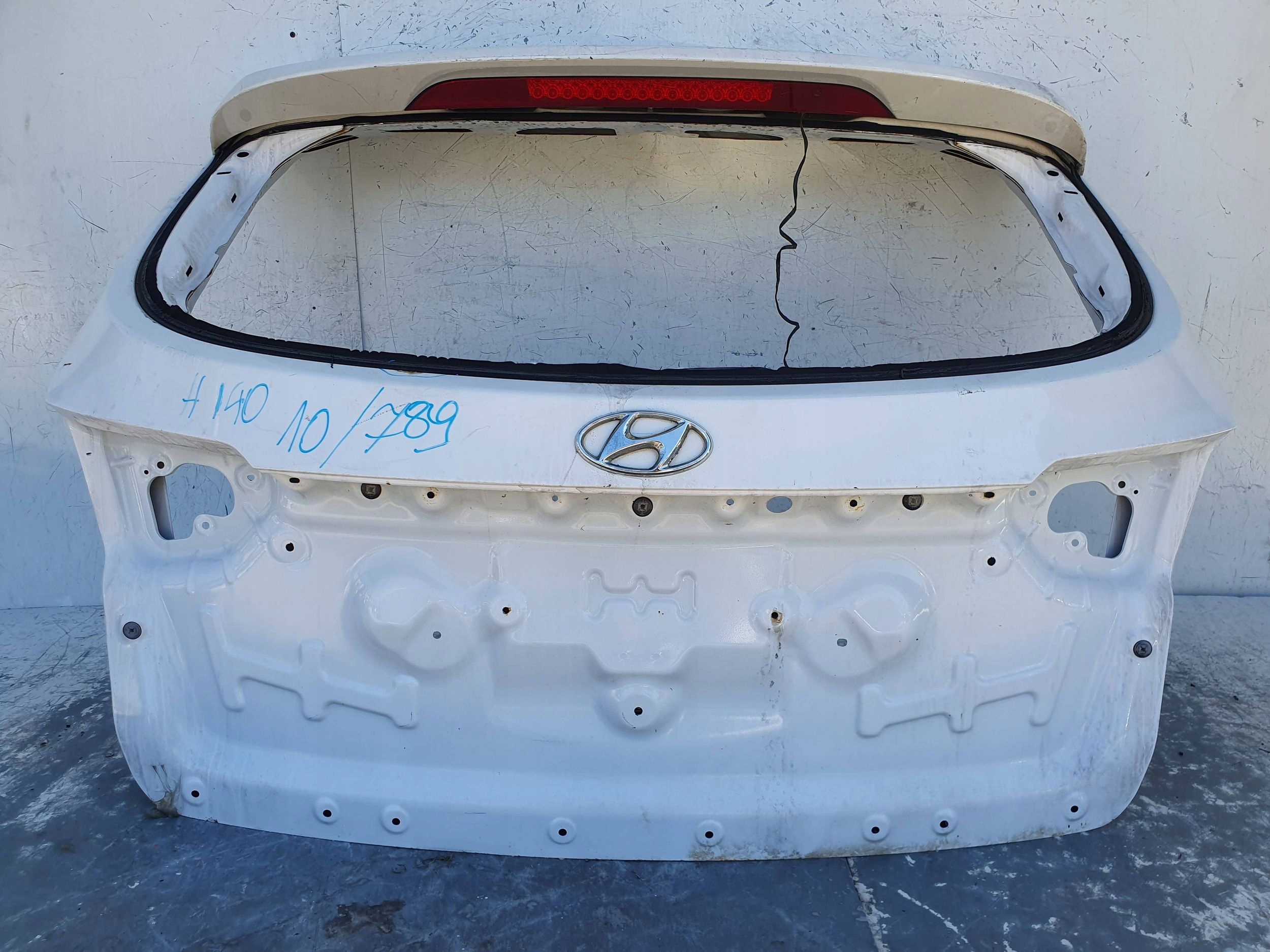 Hyundai i40 kombi ZADNA KAPOTA