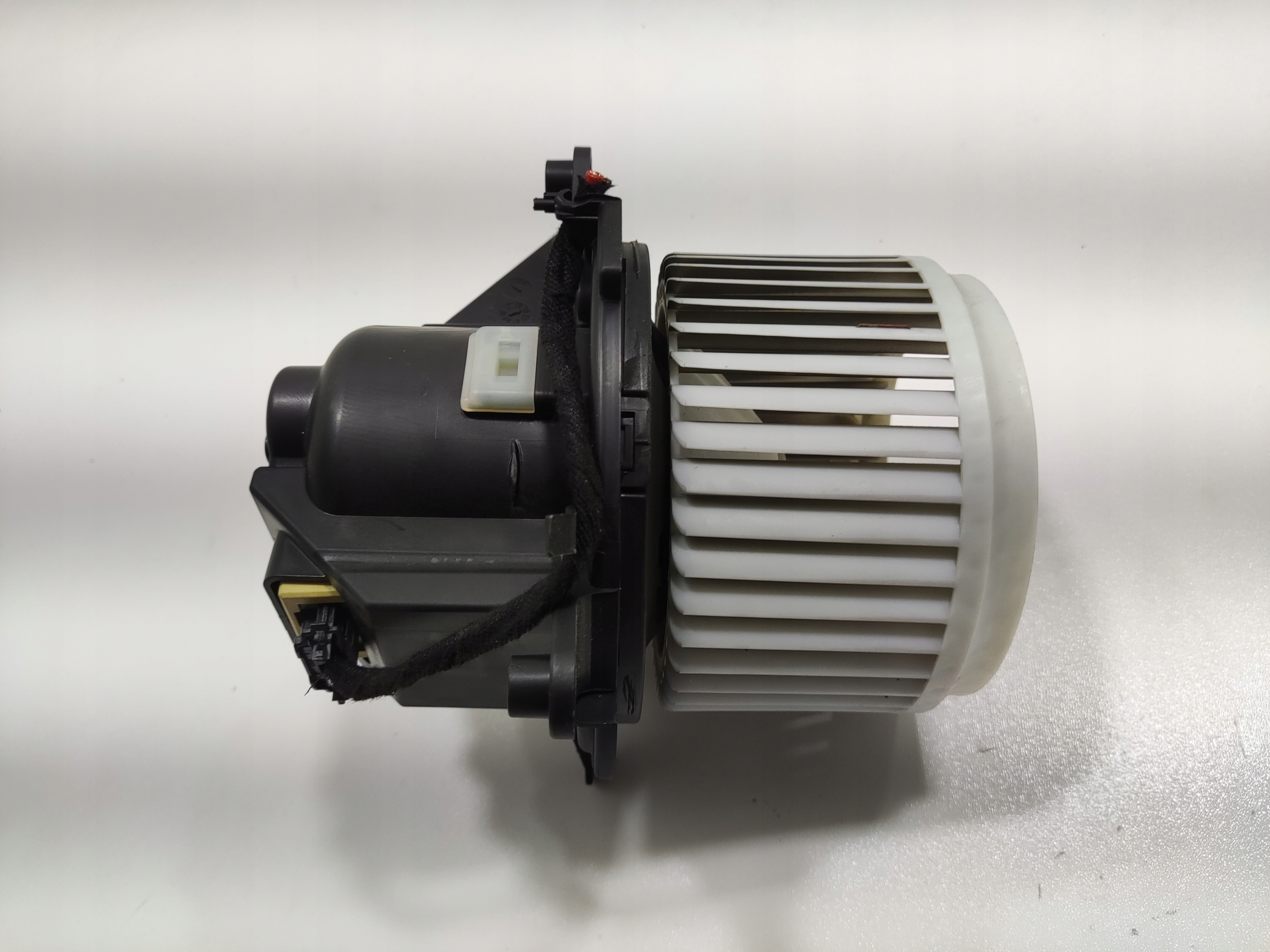 VENTILÁTOR MOTORČEK KÚRENIA CITROEN C5 AIRCROSS 2017-2022 5P1300000 EUROPA