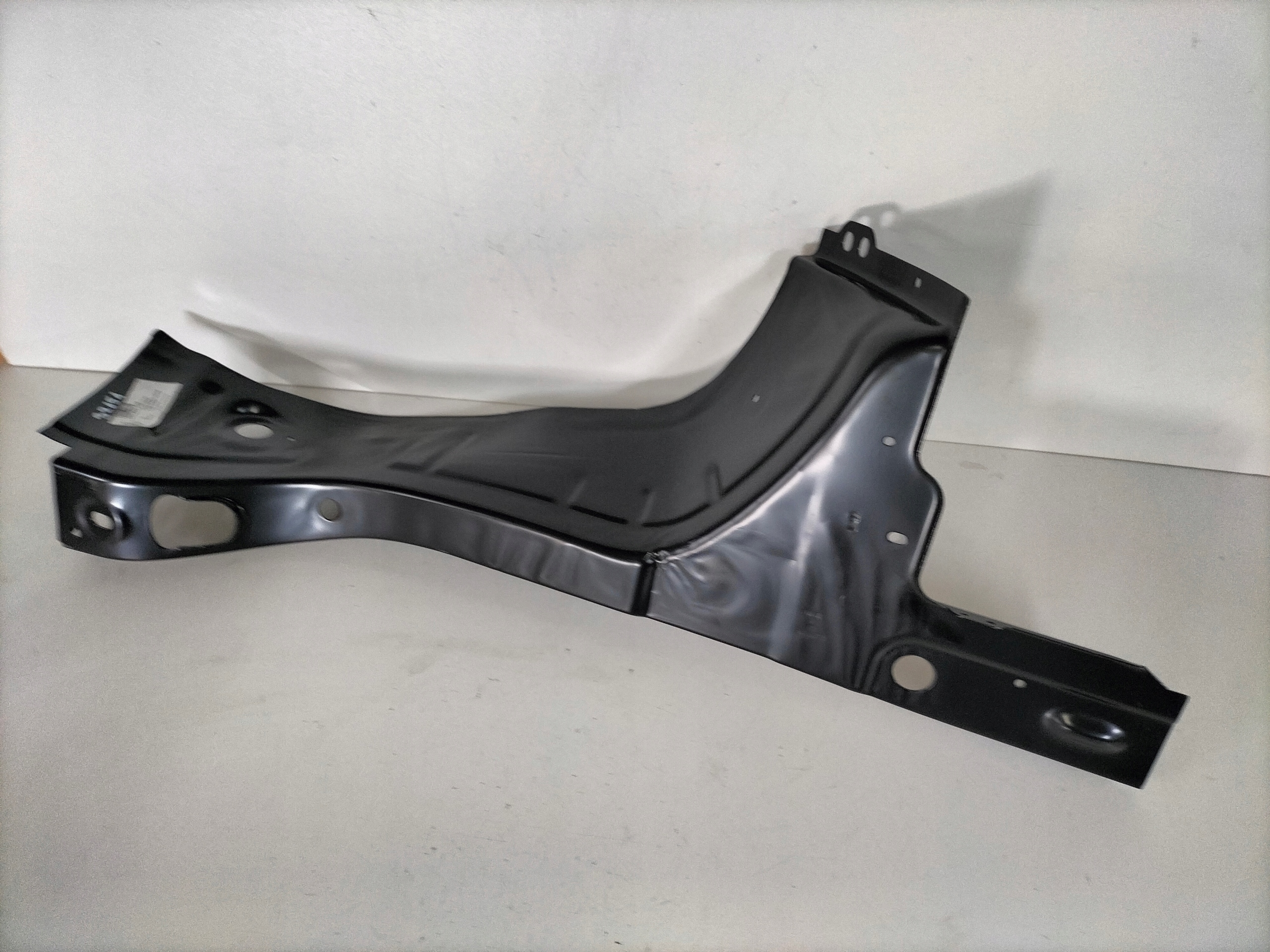 VYSTUŽENIE PRAVÉHO PREDNÉHO NOSNÍKA VW TIGUAN I 07-16