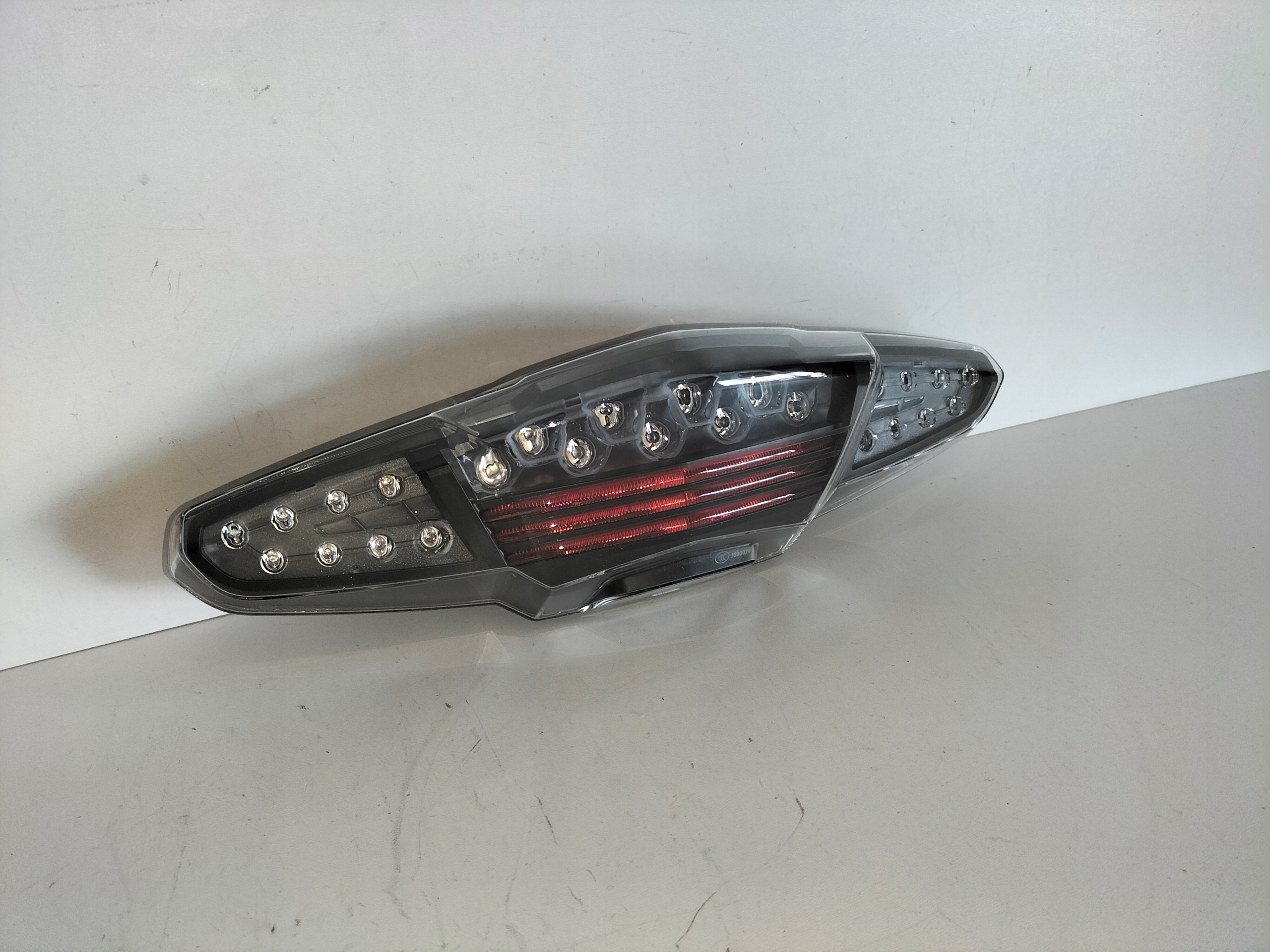 ZADNE SVETLO MOTOR BMW K1600 GT GTL 11-