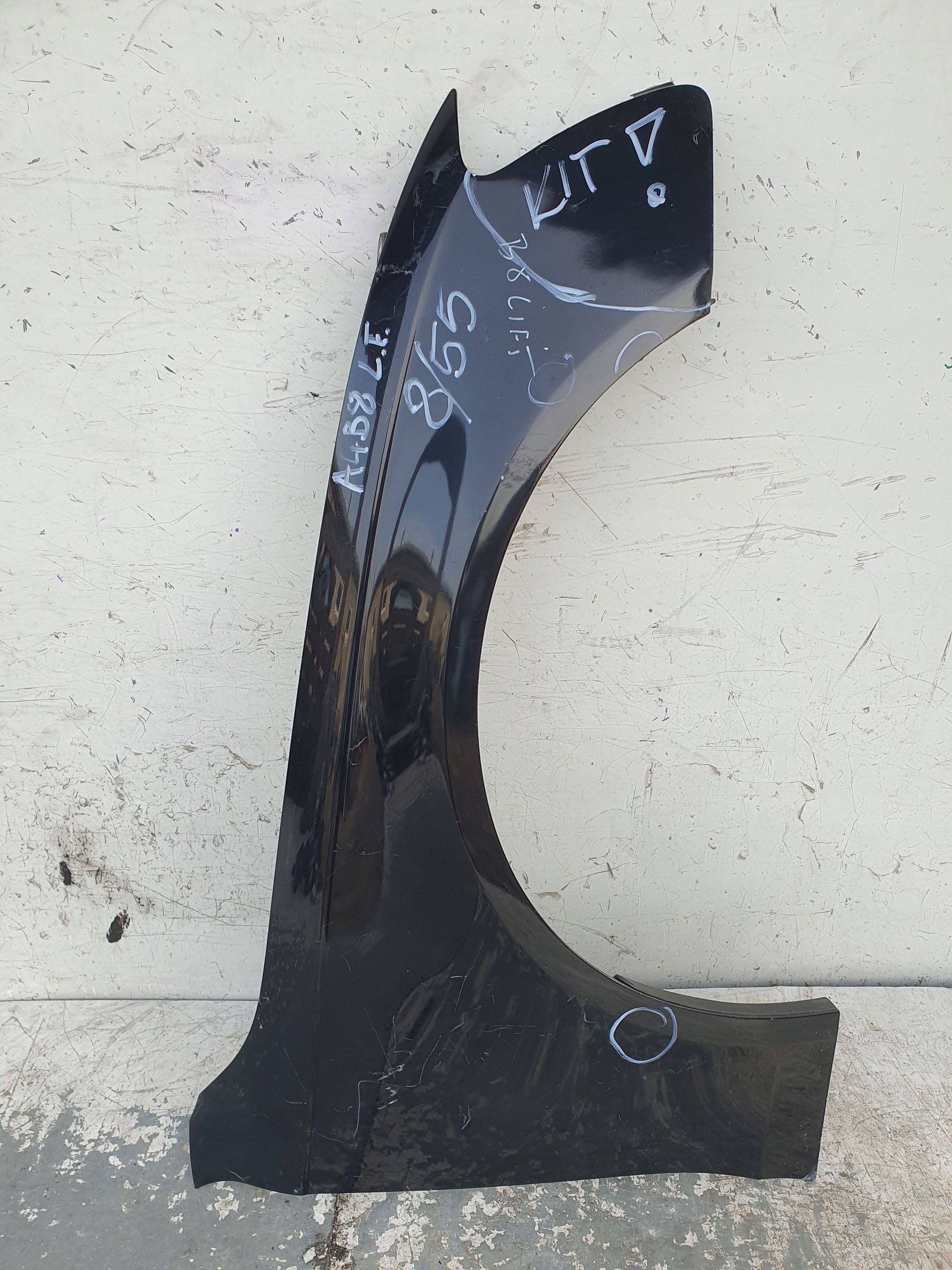 Audi A4 S4 B8 8K LIFT PRAVY PREDNY BLATNIK