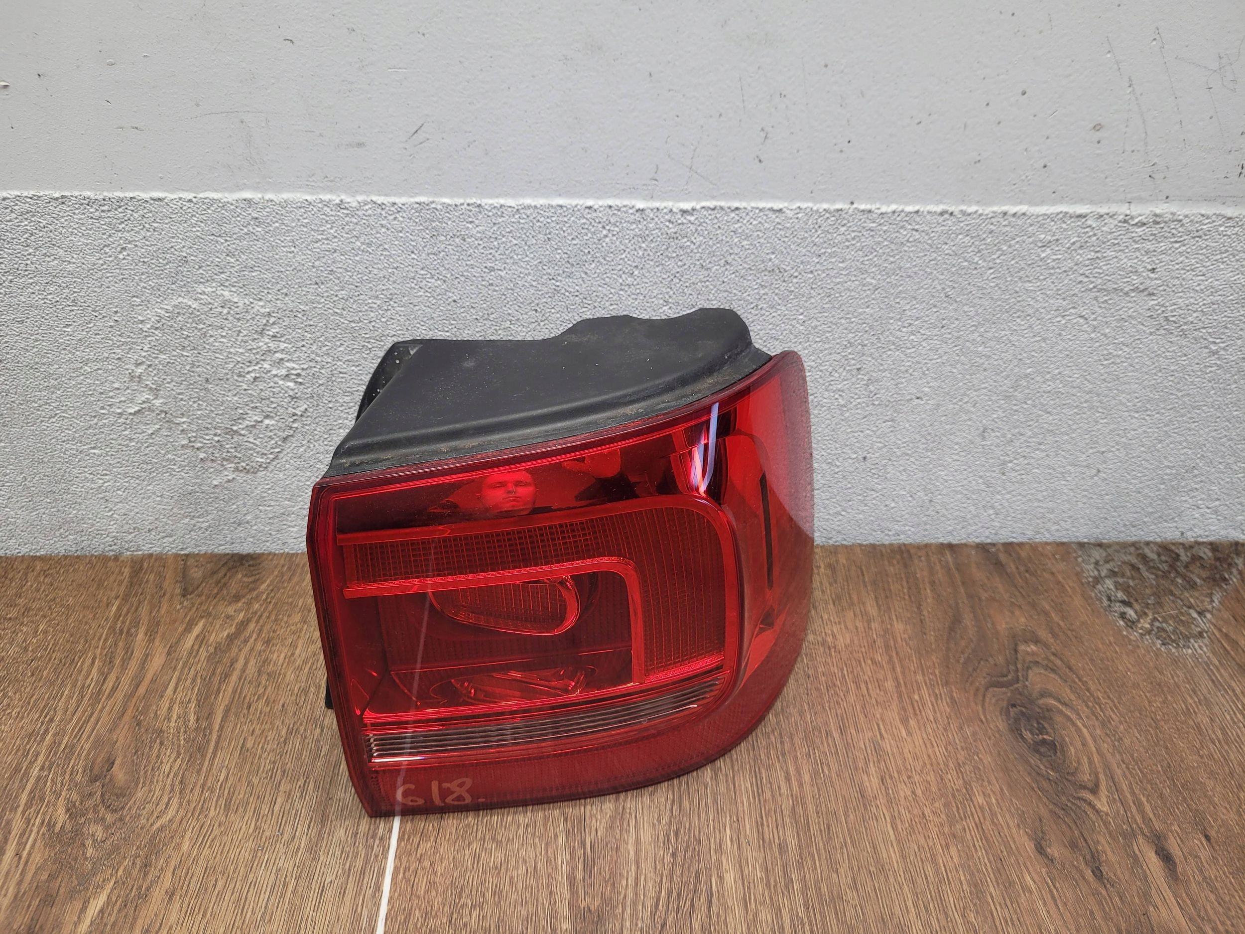 Vw Touran LIFT 010-015 1T0945096R PRAVE ZADNE SVETLO