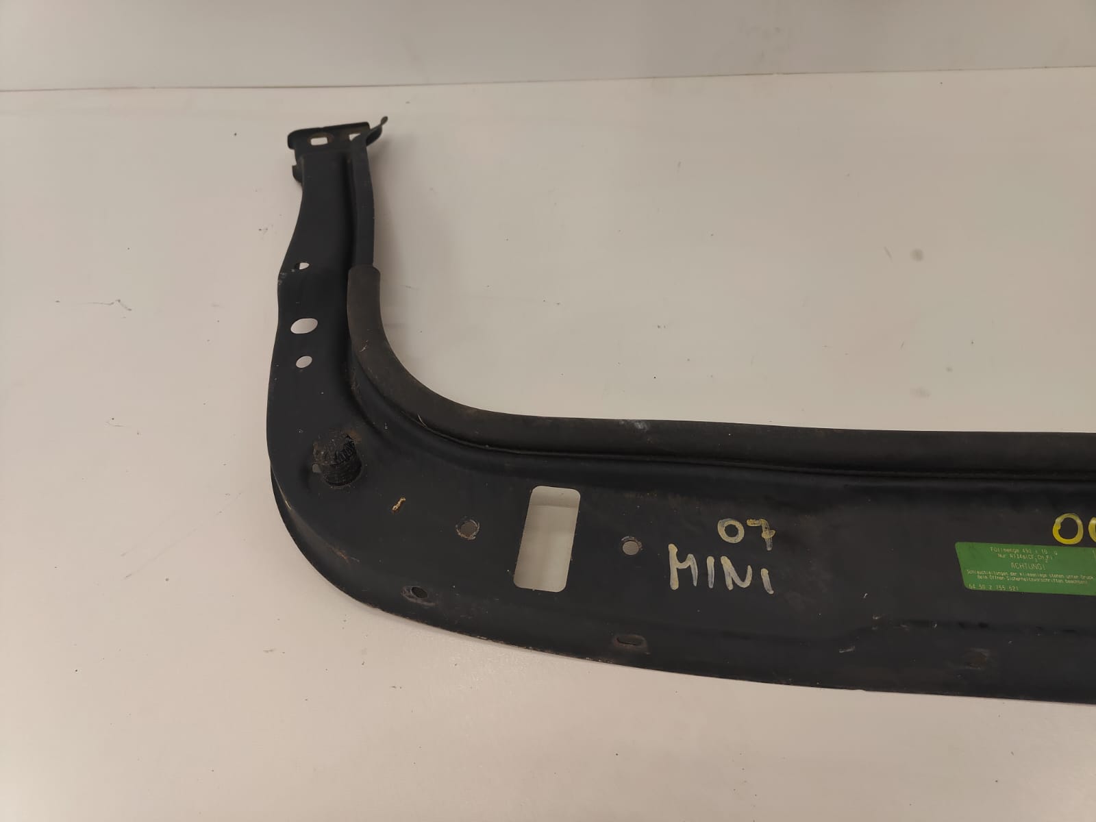 Mini 06-13 oe 2751260-05 VÝSTUHA HORNÁ