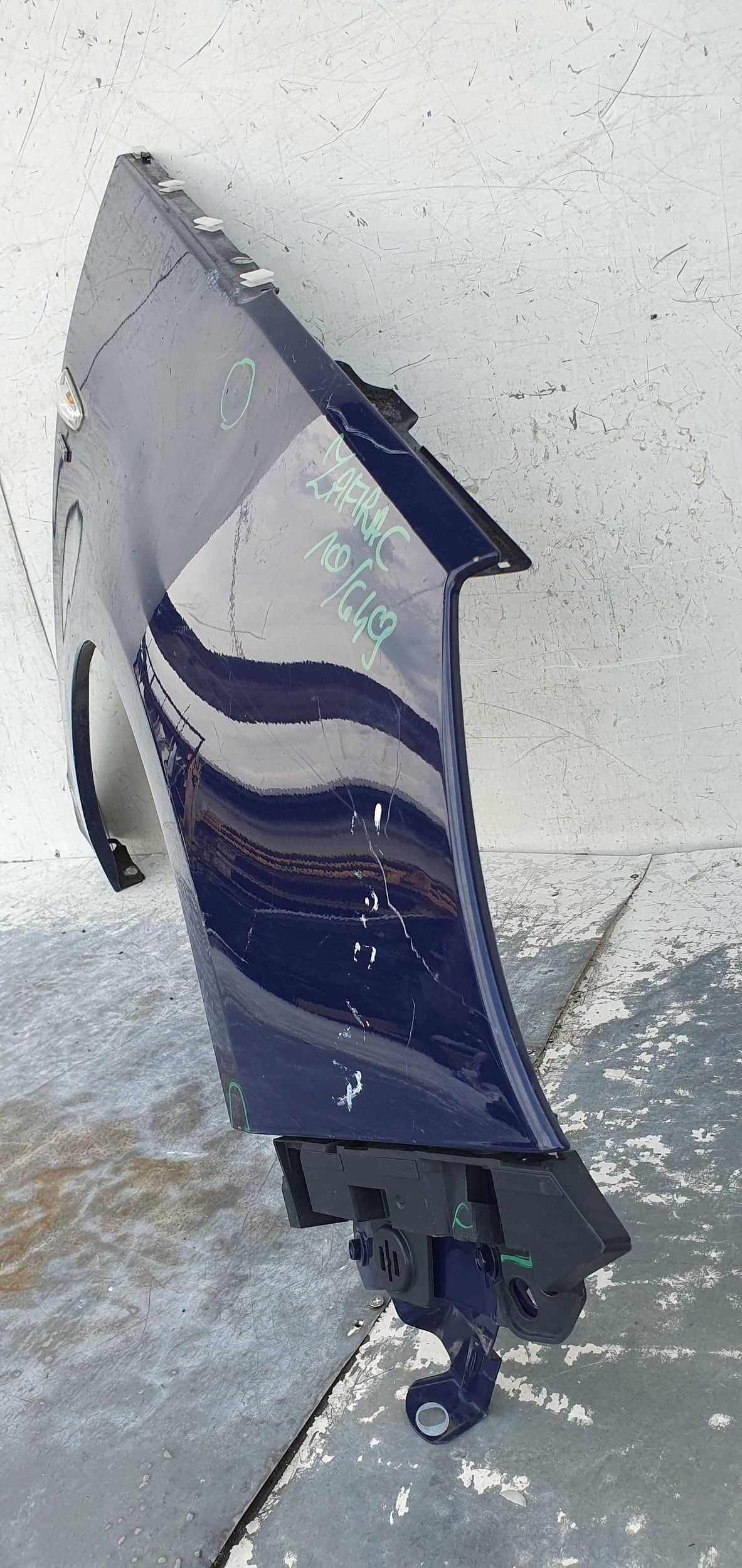 Opel Zafira C PRAVY PREDNY BLATNIK