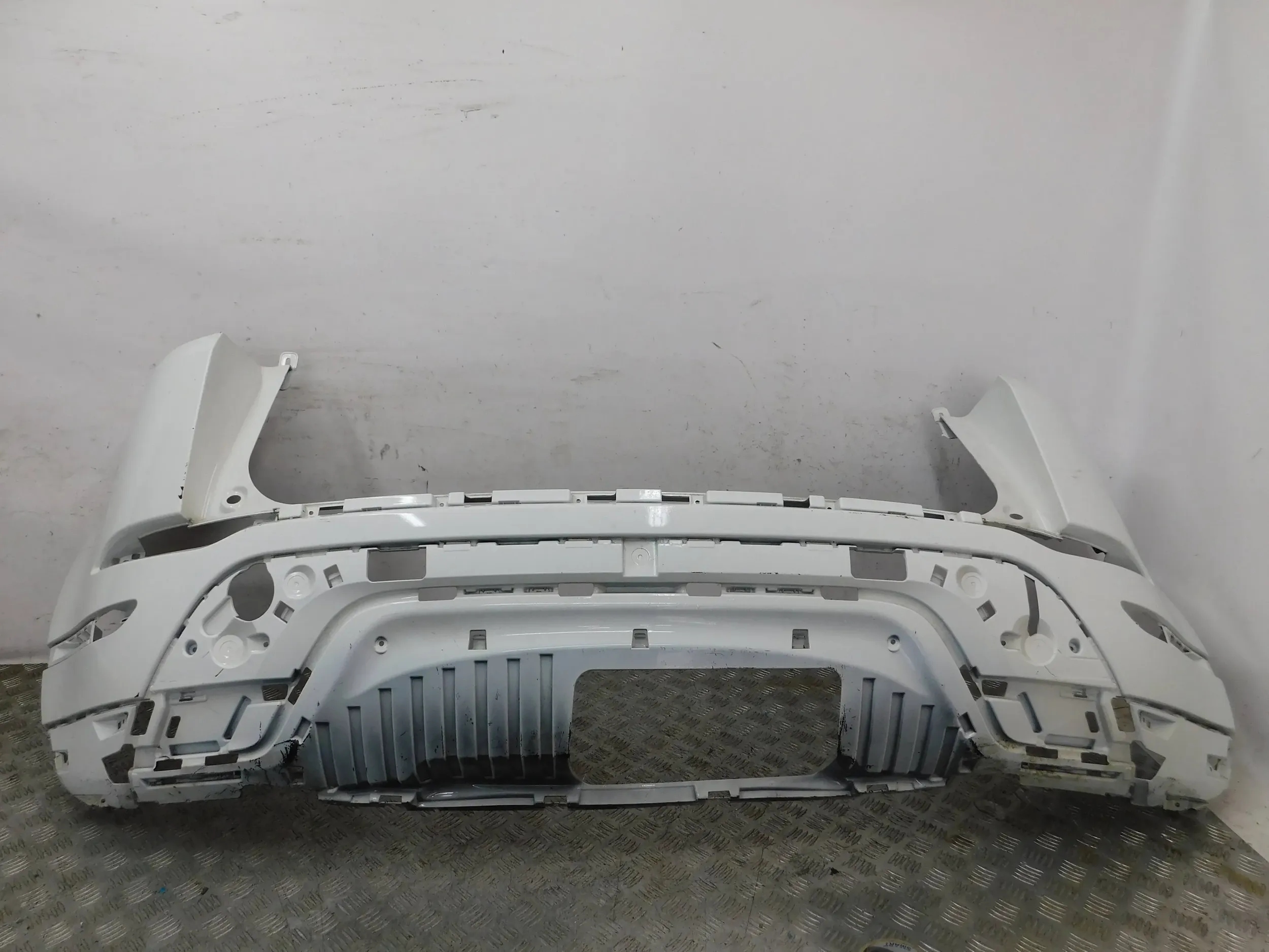 ZADNÝ NÁRAZNÍK RANGE ROVER EVOQUE II 19-