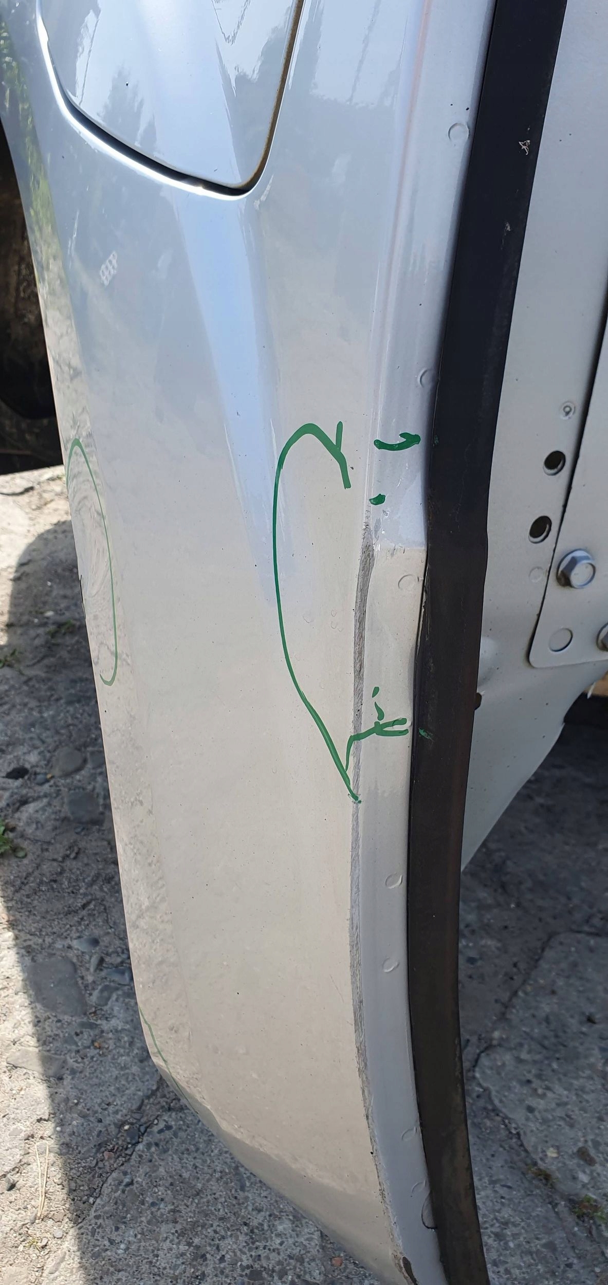 Nissan Navara D23 ŠTVRŤKA KAROSÉRIA ZAD ROLETA