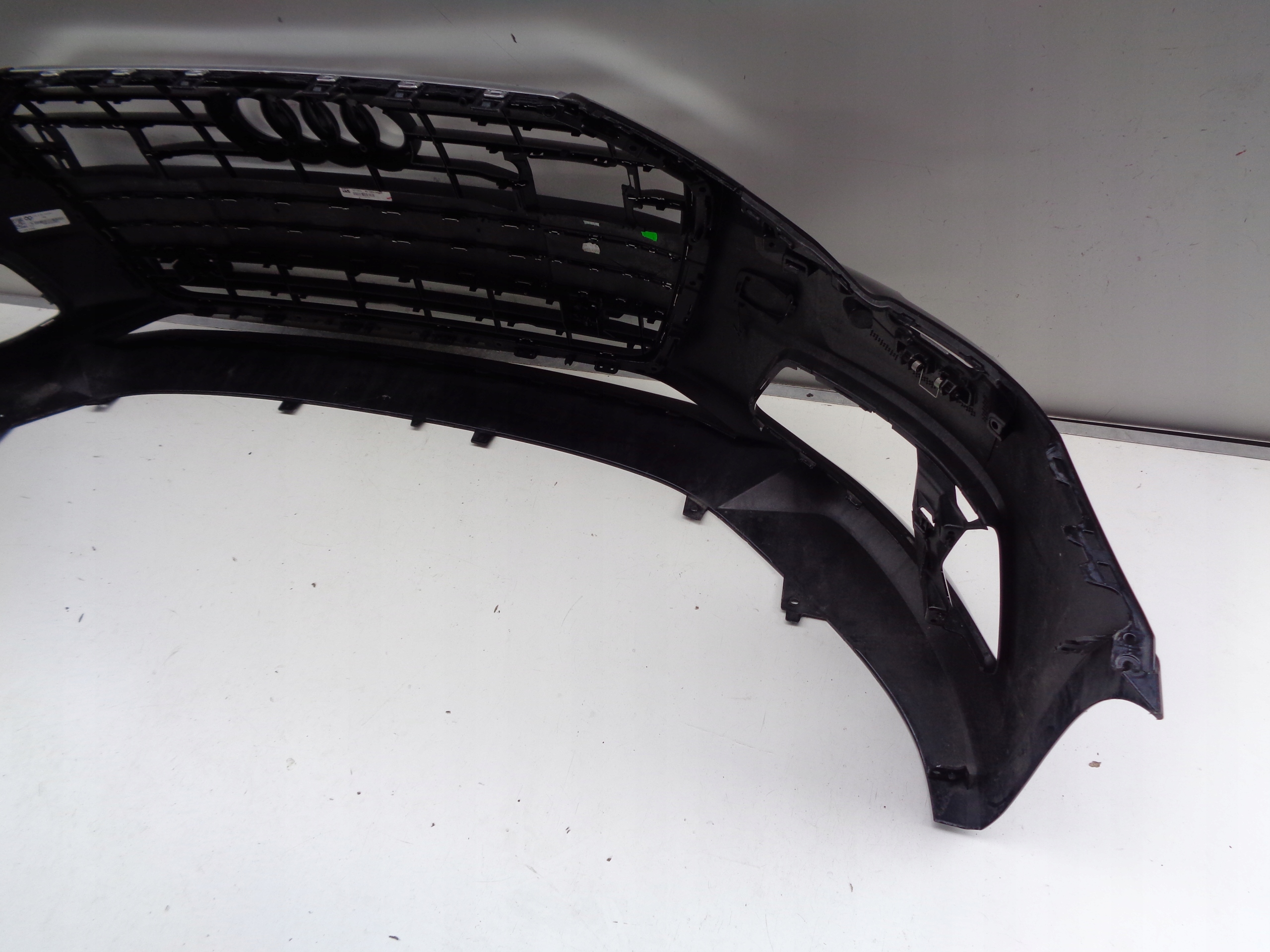 PREDNÝ NÁRAZNÍK AUDI A6 C8 4K 4K0 18- NR 24863