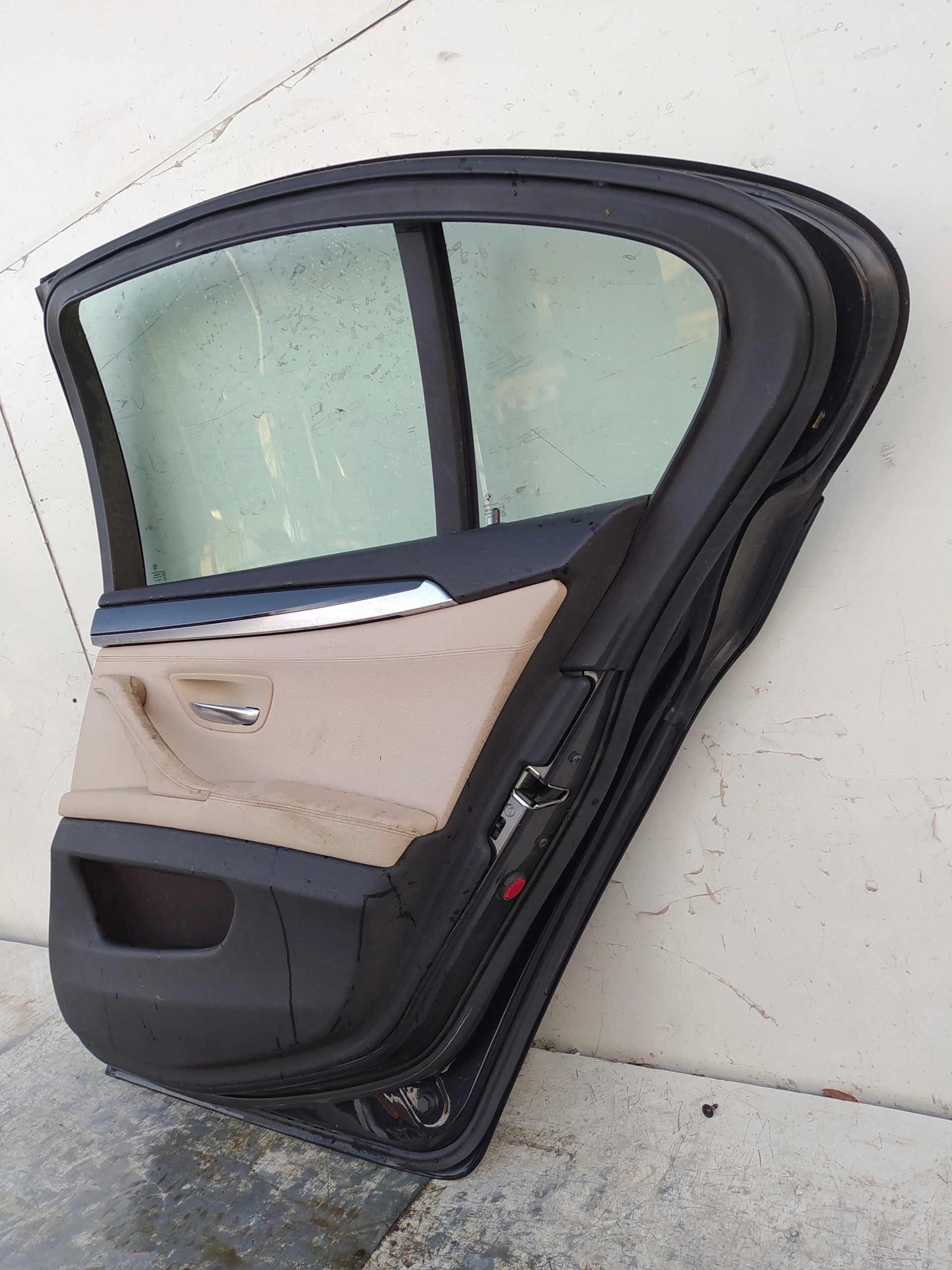 BMW 5 F10 PRAVE ZADNE DVERE